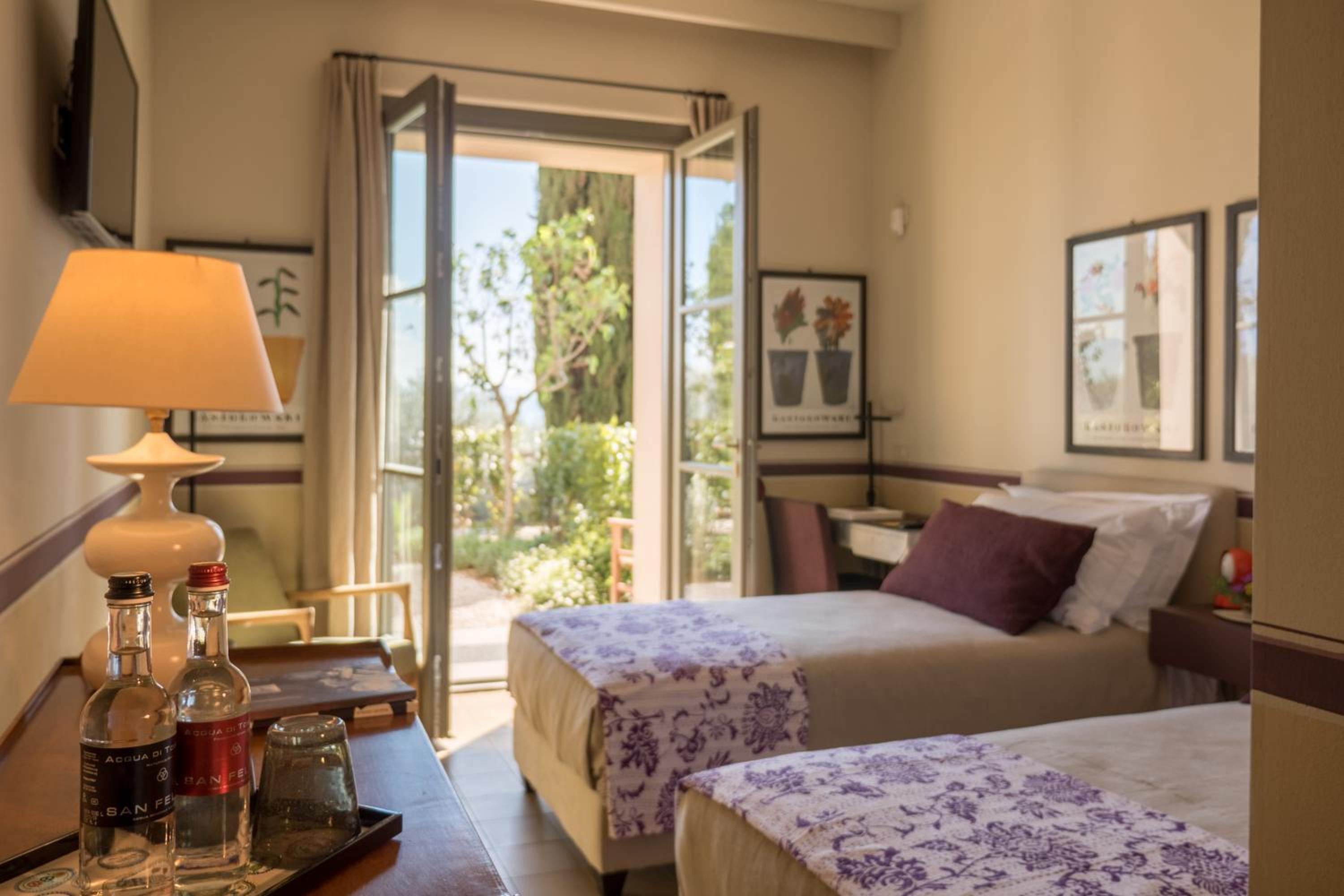 Superior Twin Room with Garden  photo 1