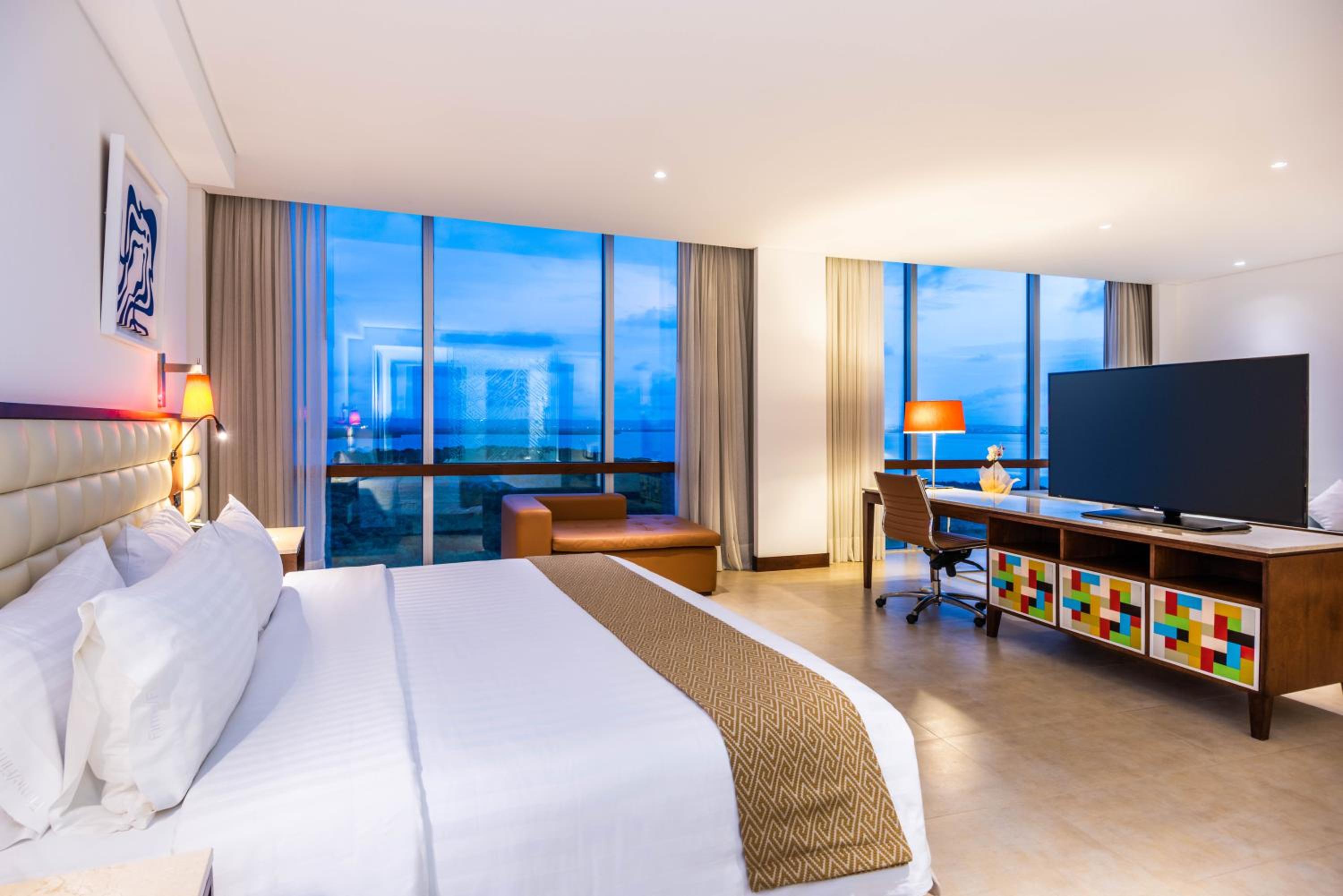 King Suite - Photo 3
