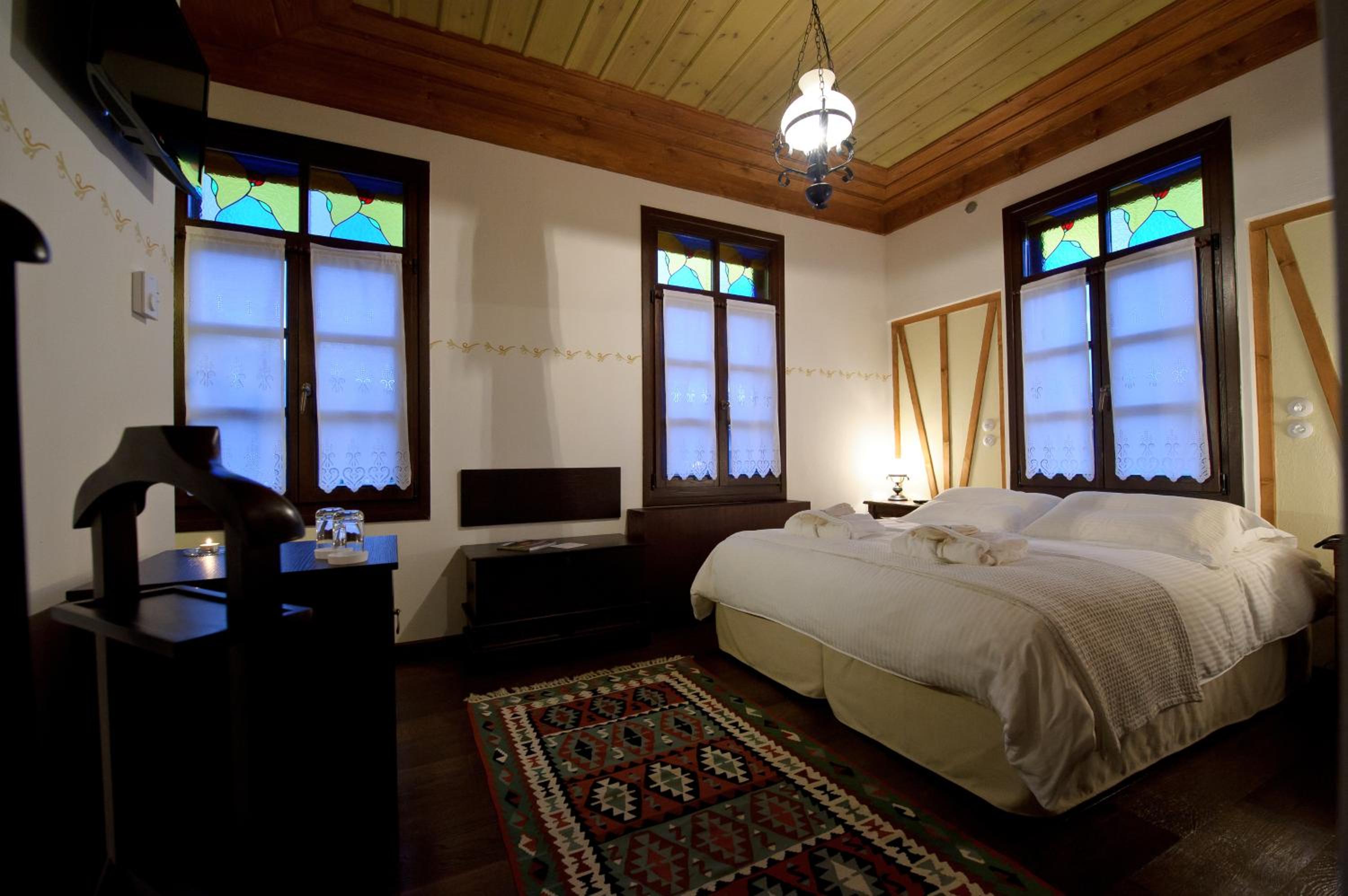 Deluxe Double or Twin Room - Photo 9