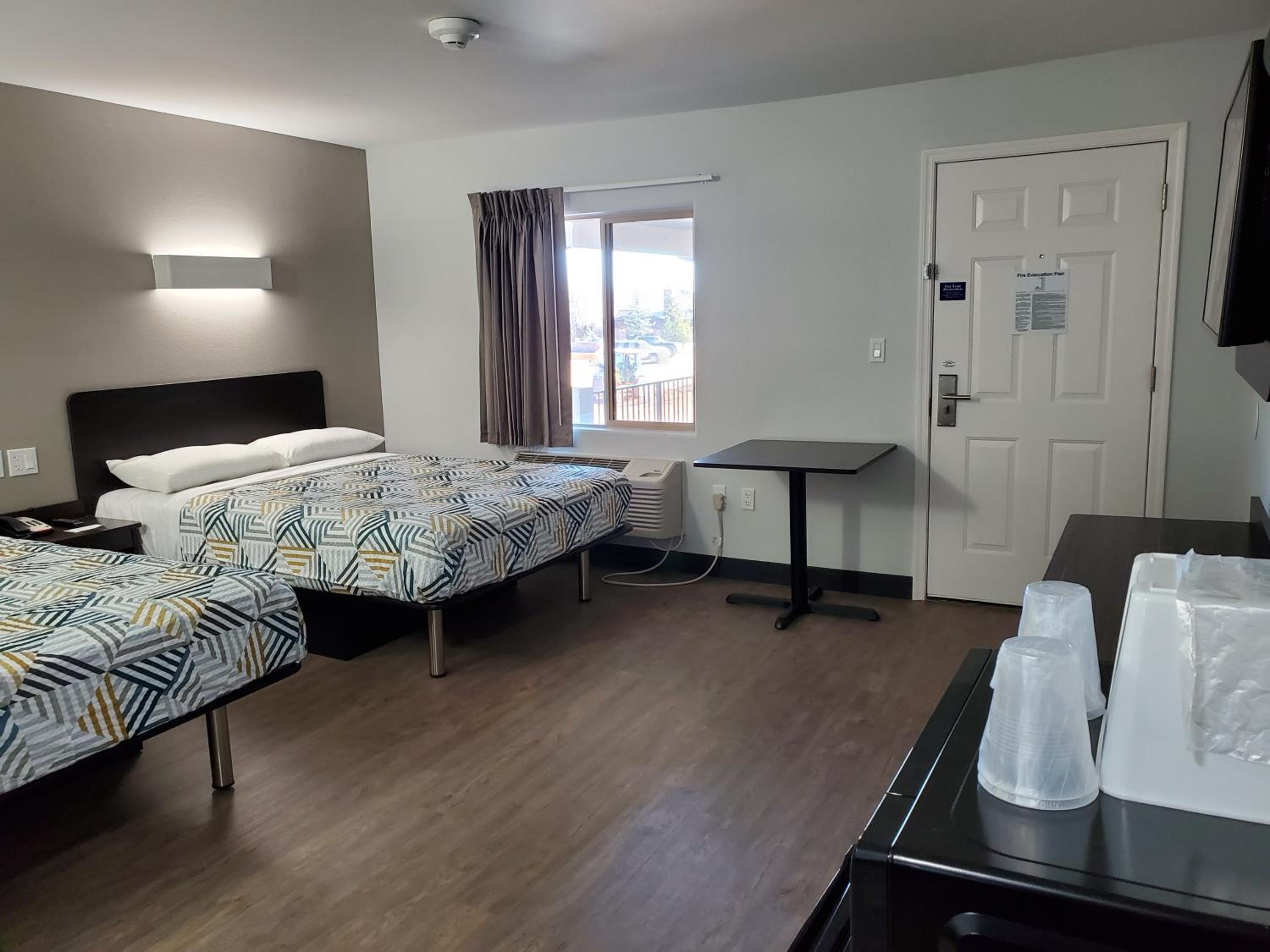 Queen Room with Two Queen Beds - Disability Access - Non-Smoking - Photo 14