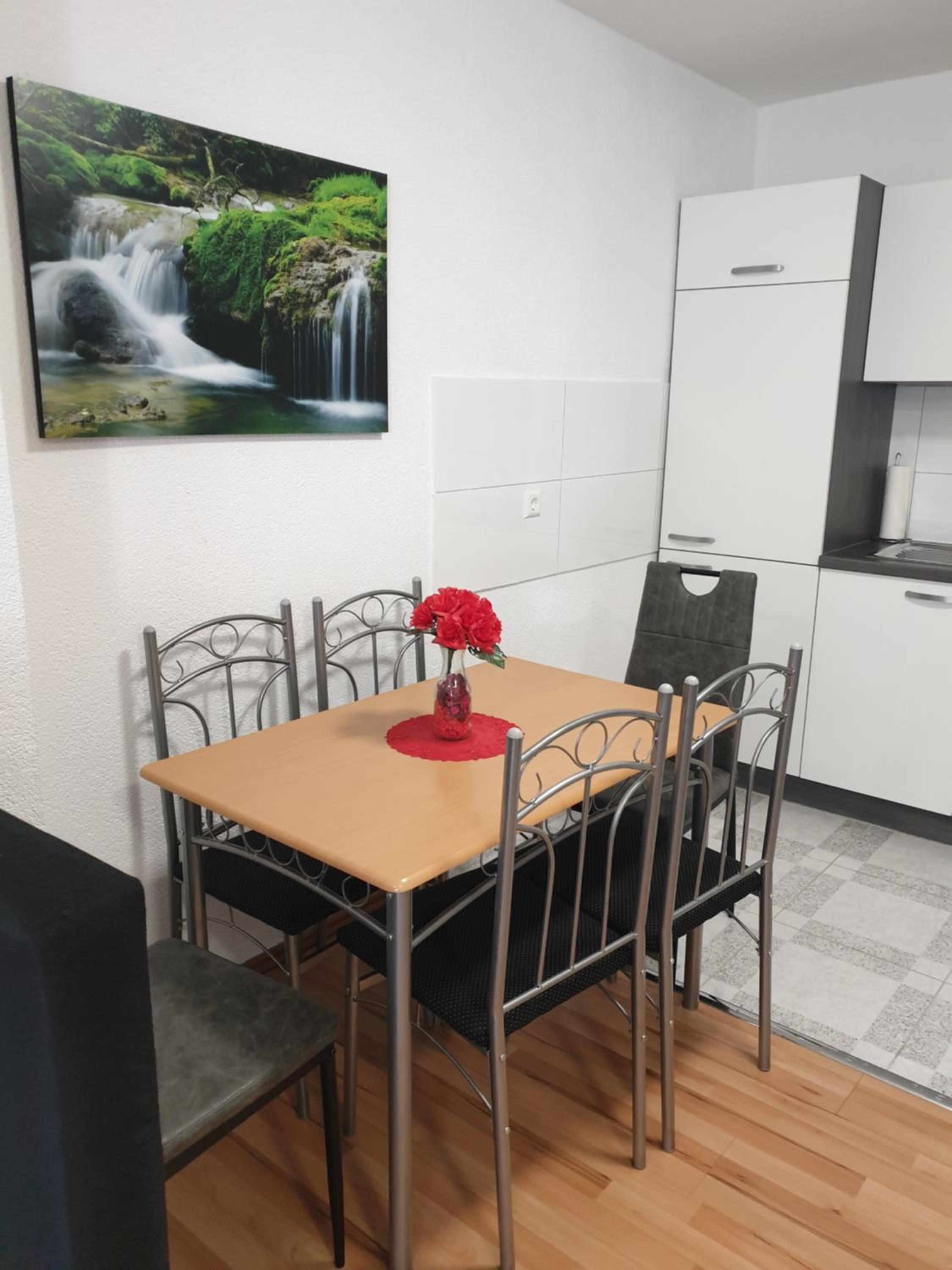 Apartment - Photo 4