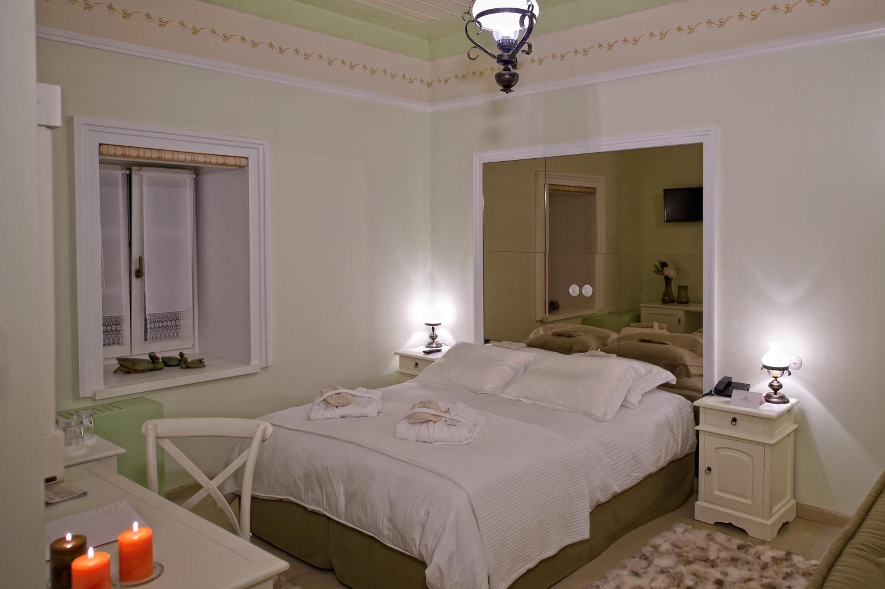 Junior Suite with Extra Bed - Photo 2