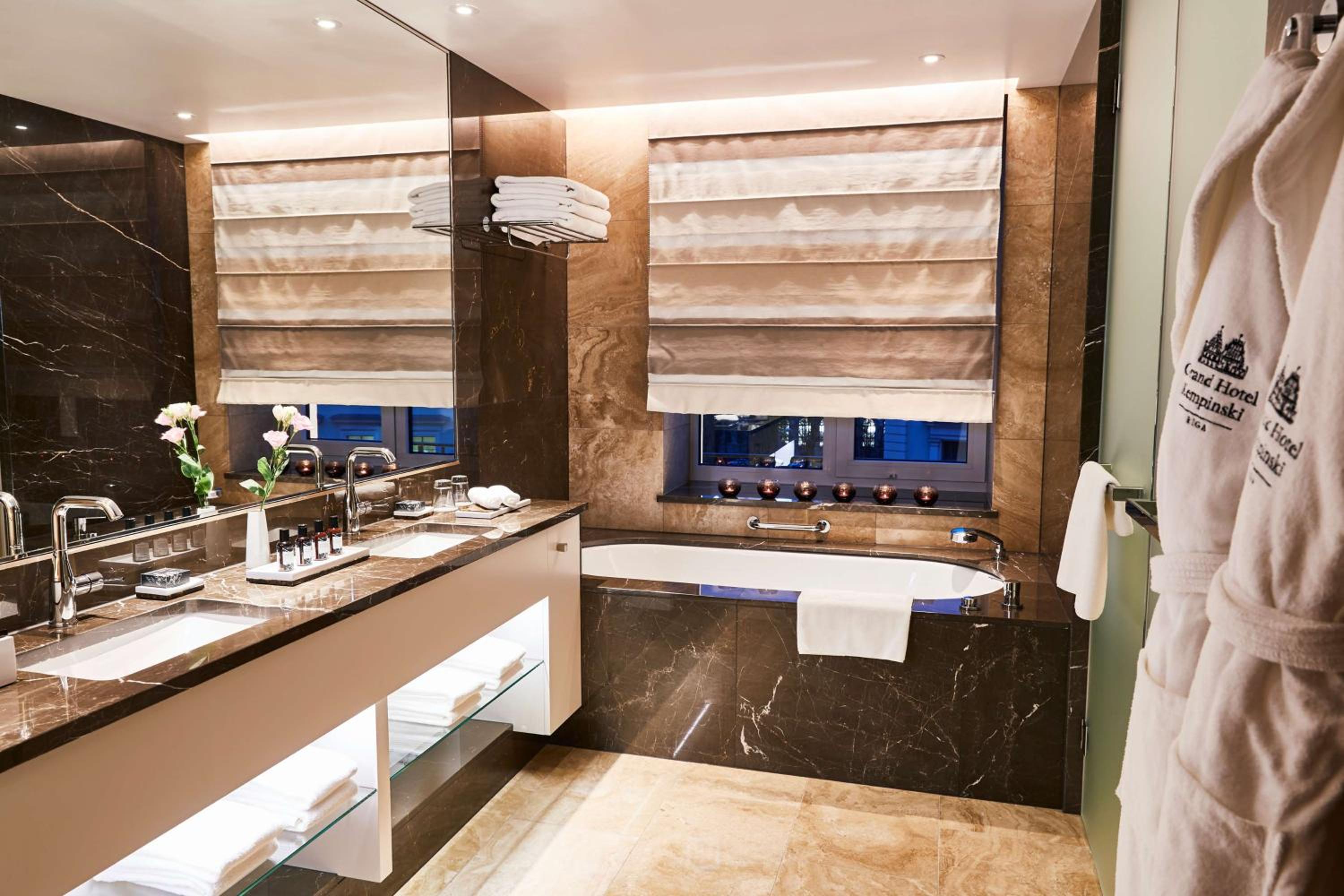 Diplomatic Suite - Photo 2