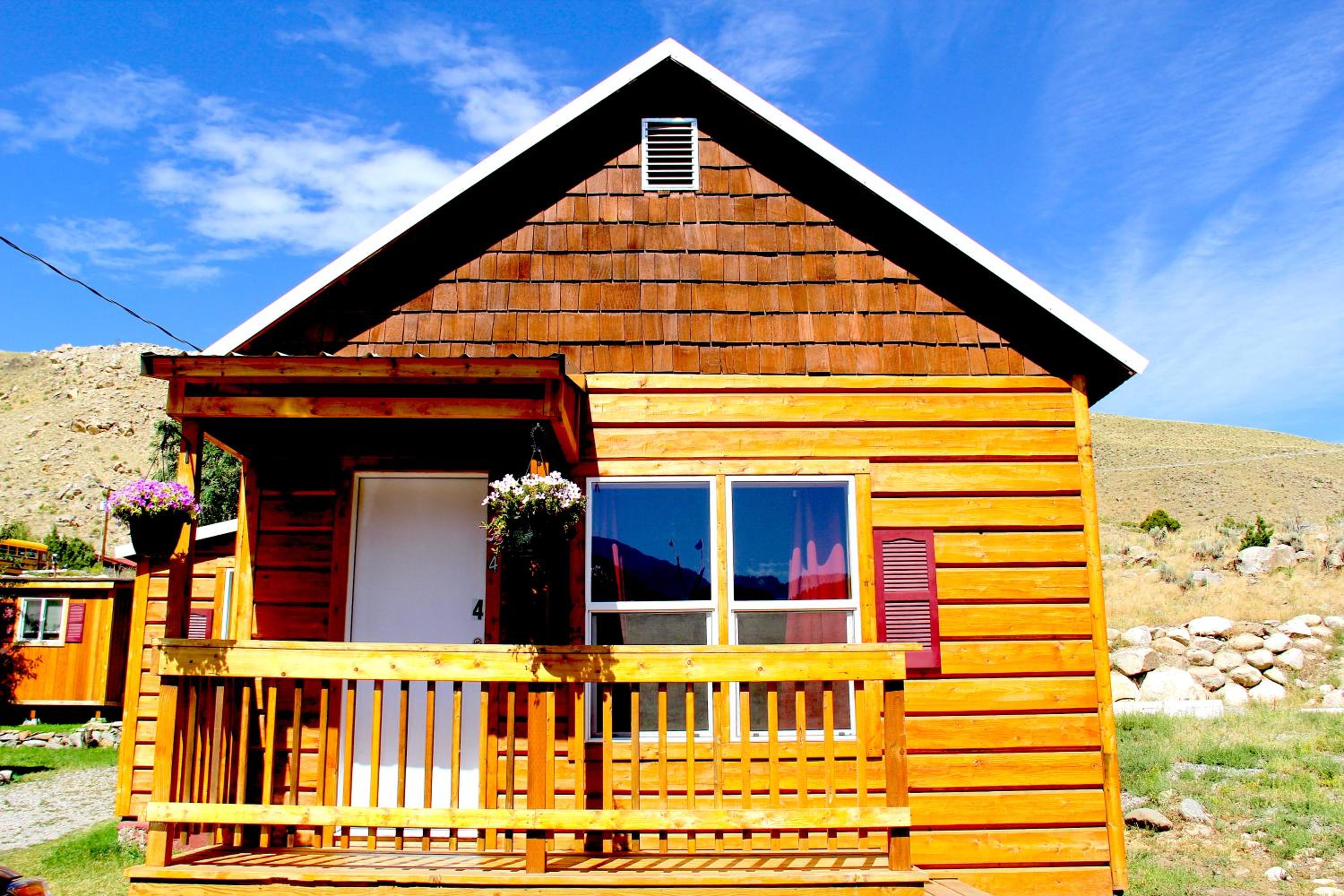 Two-Bedroom House (Cabin 4) - Photo 2