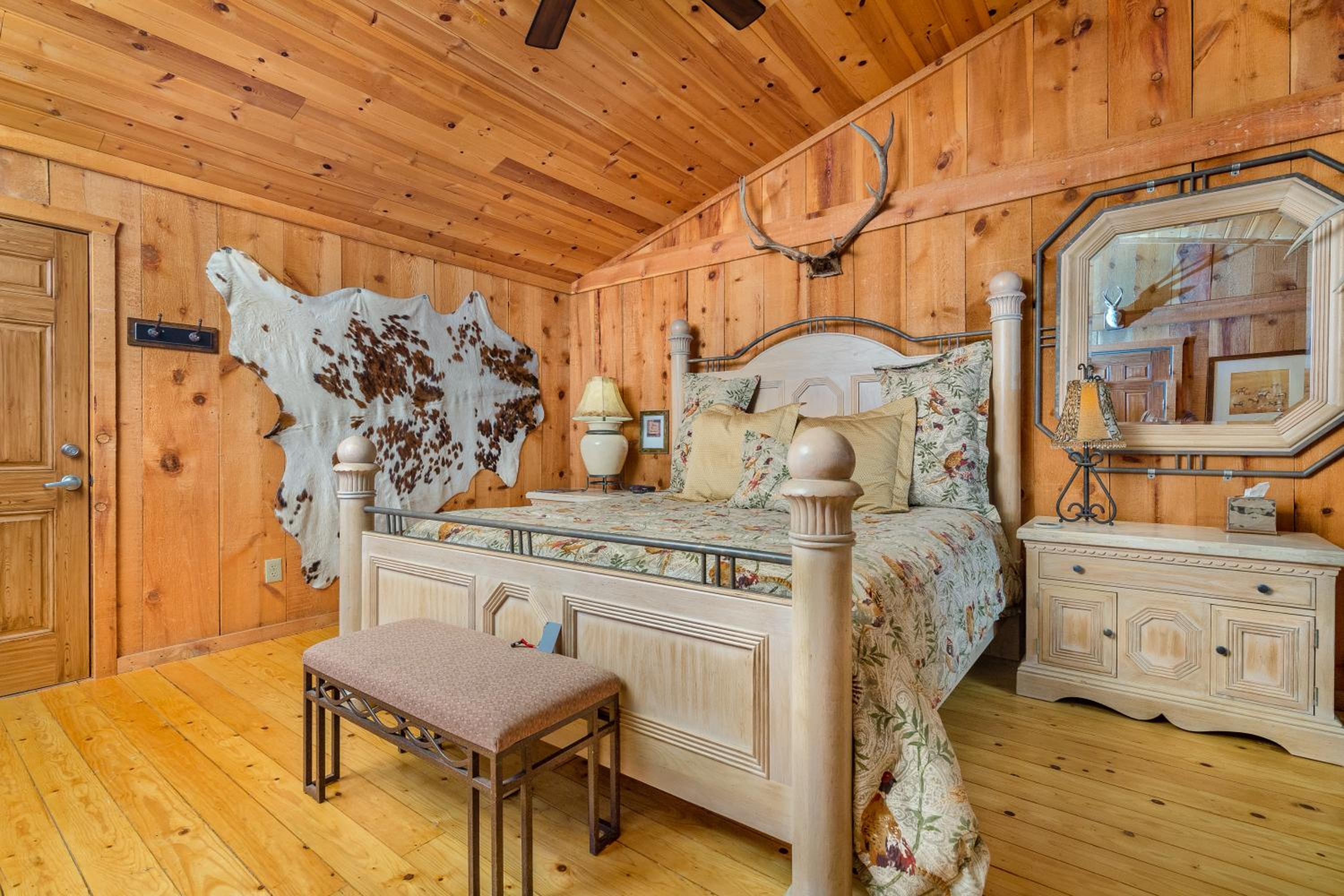 Deluxe King Suite