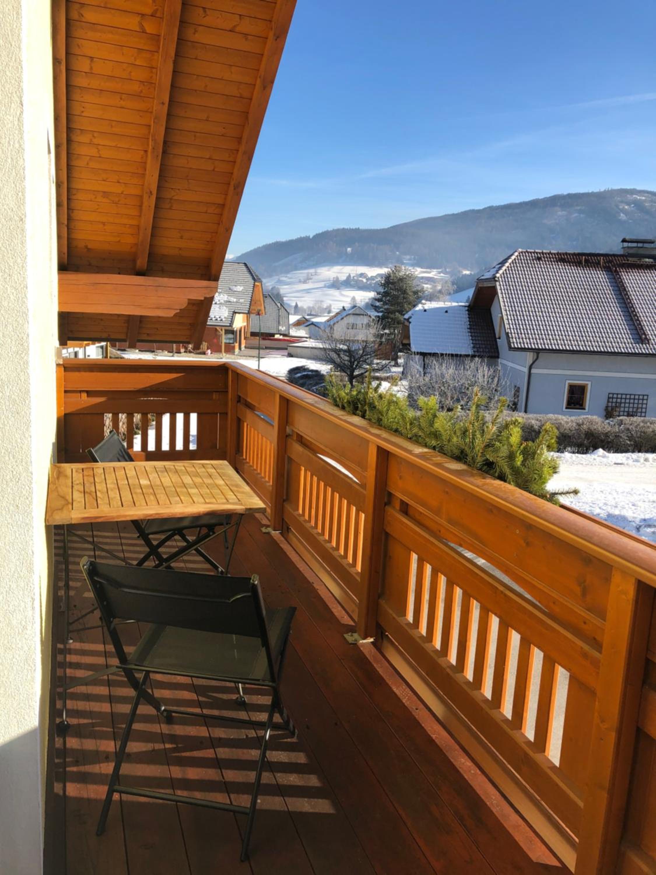 Apartment with Balcony photo 2