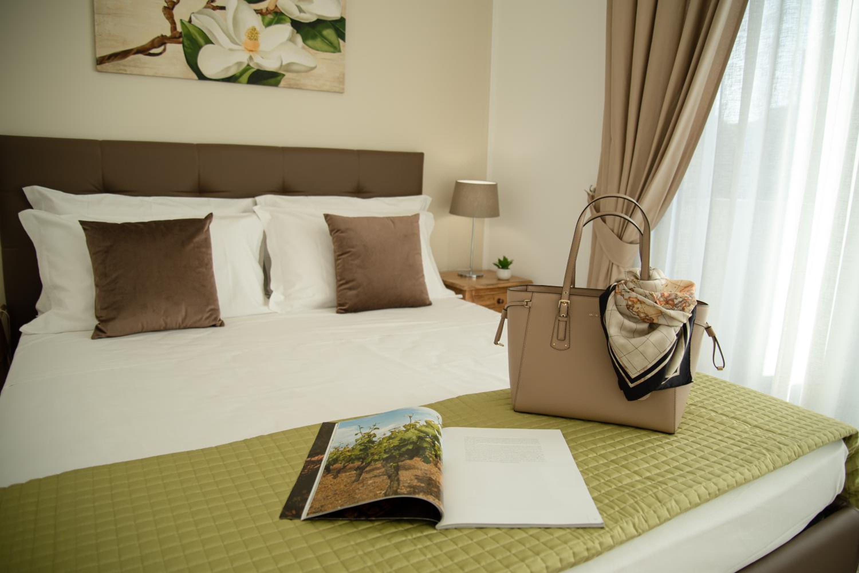 Deluxe Double Room with Balcony - Photo 1
