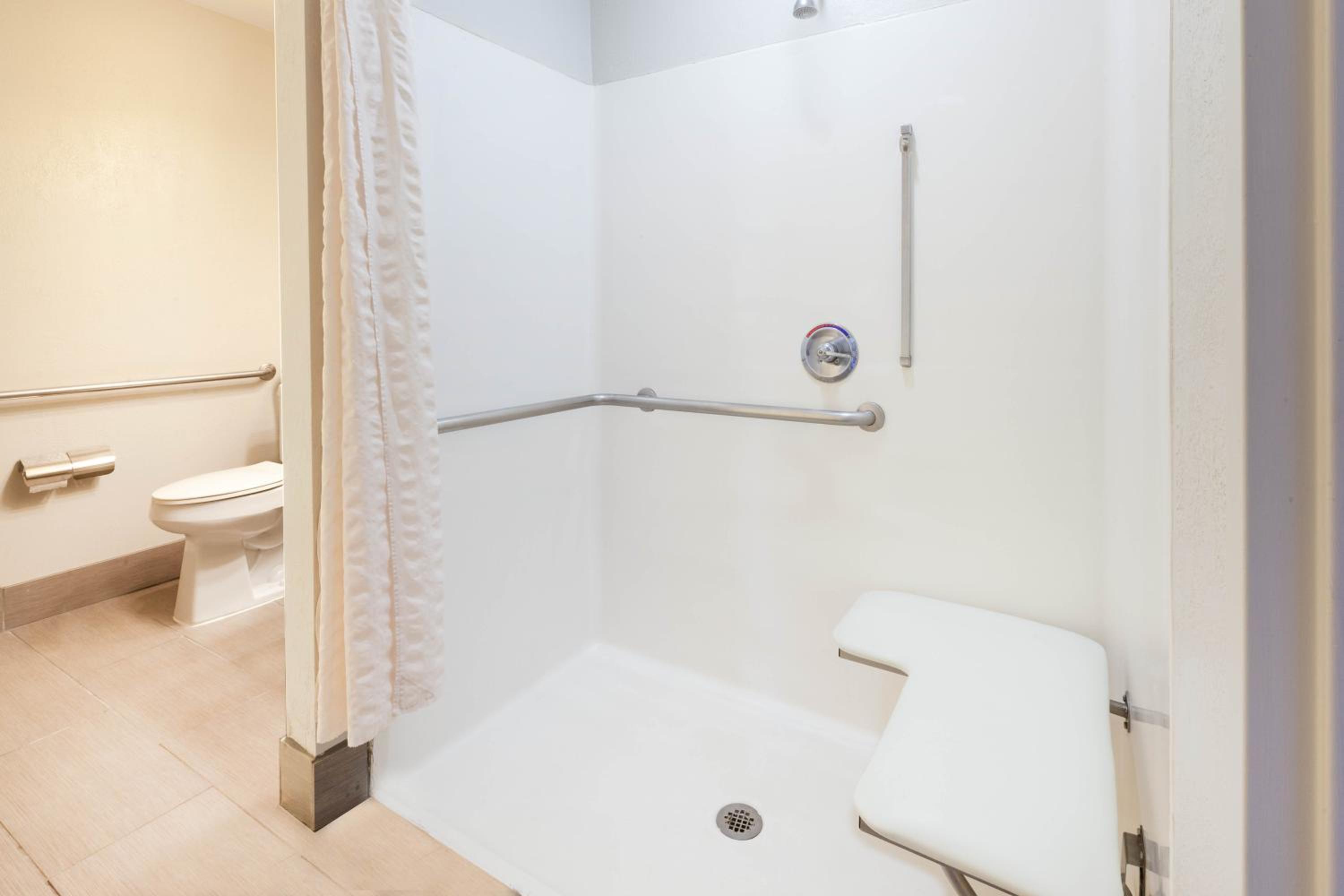 Queen Room - Disability Access/Non-Smoking - Photo 5