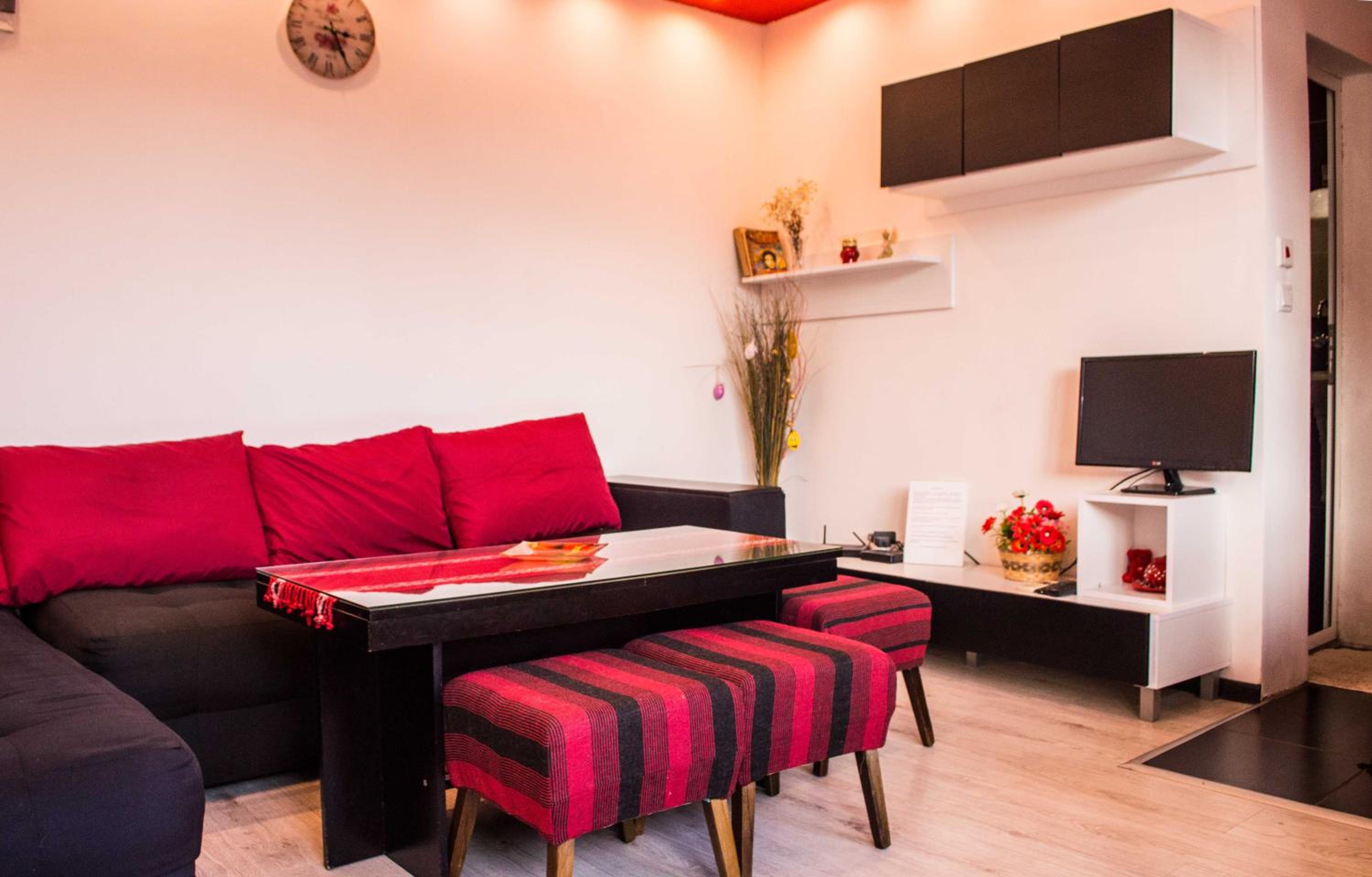 Studio Apartment photo 1