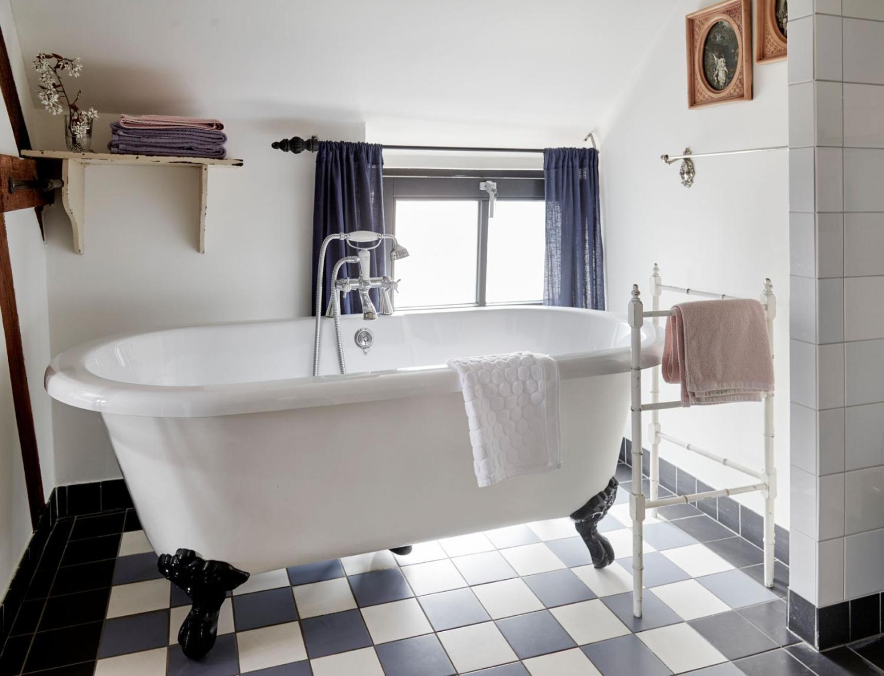 Deluxe Double or Twin Room photo 3