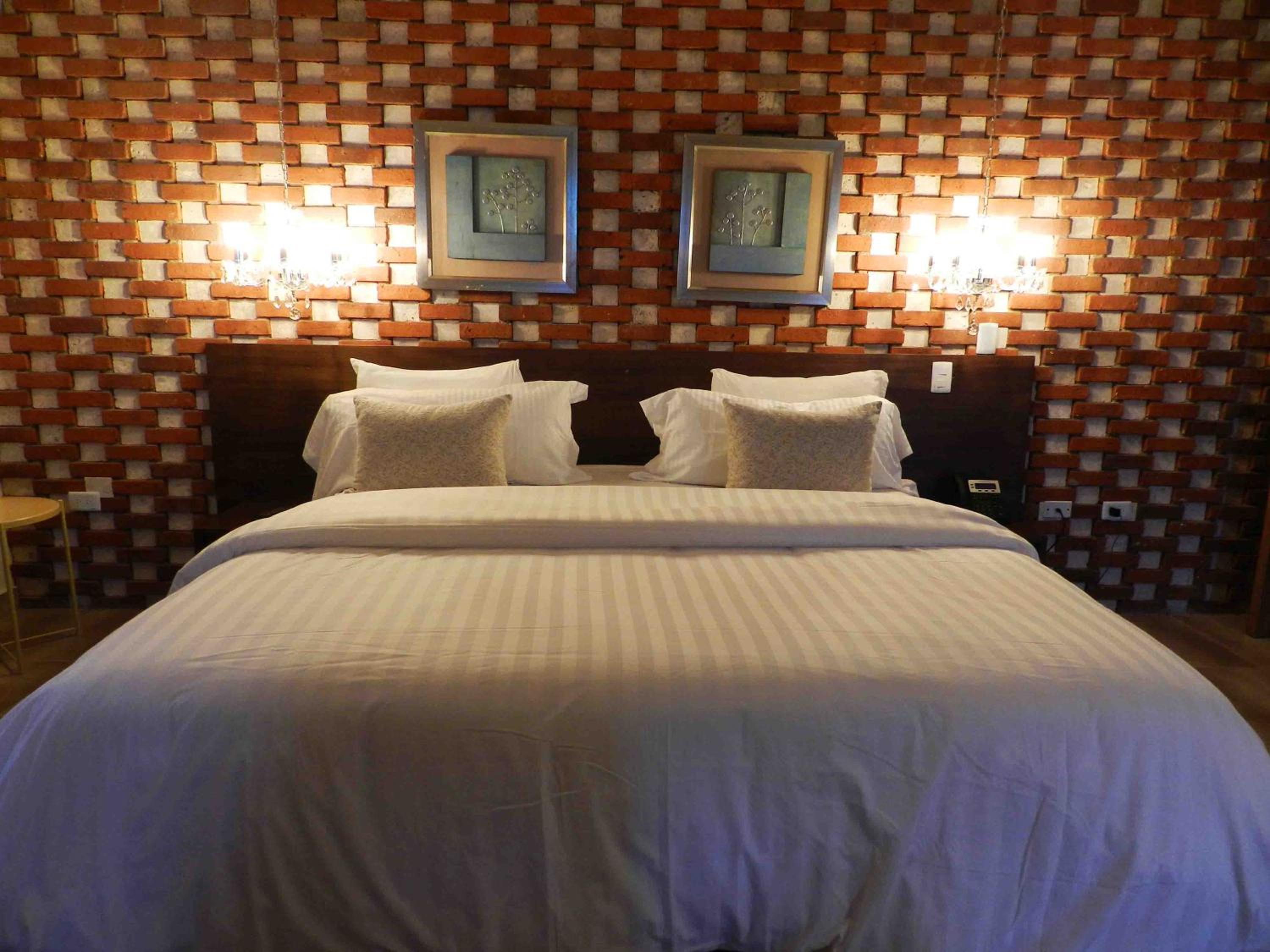 Junior Suite with Balcony photo 2