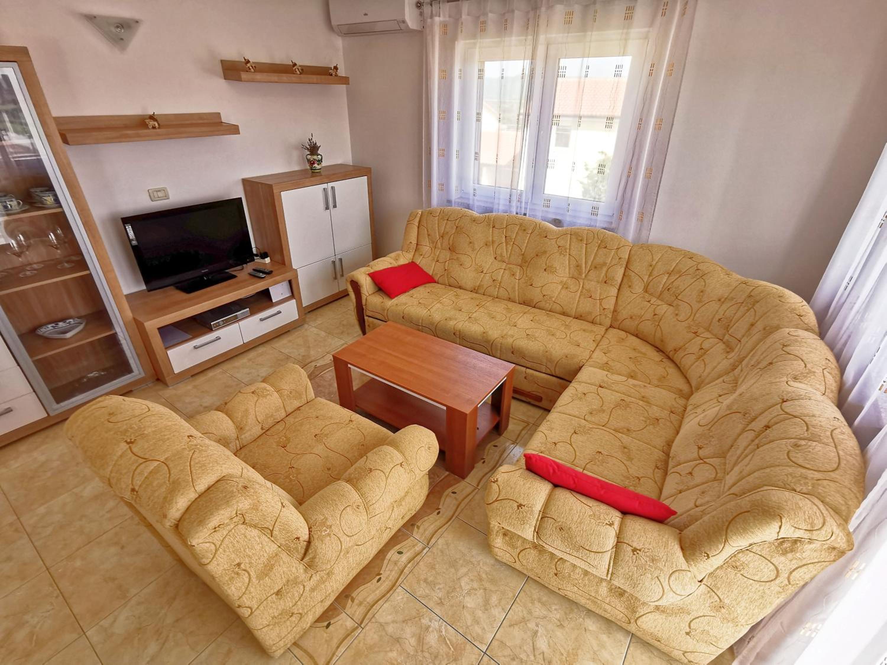 One Bedroom Apartment with Balcony photo 1
