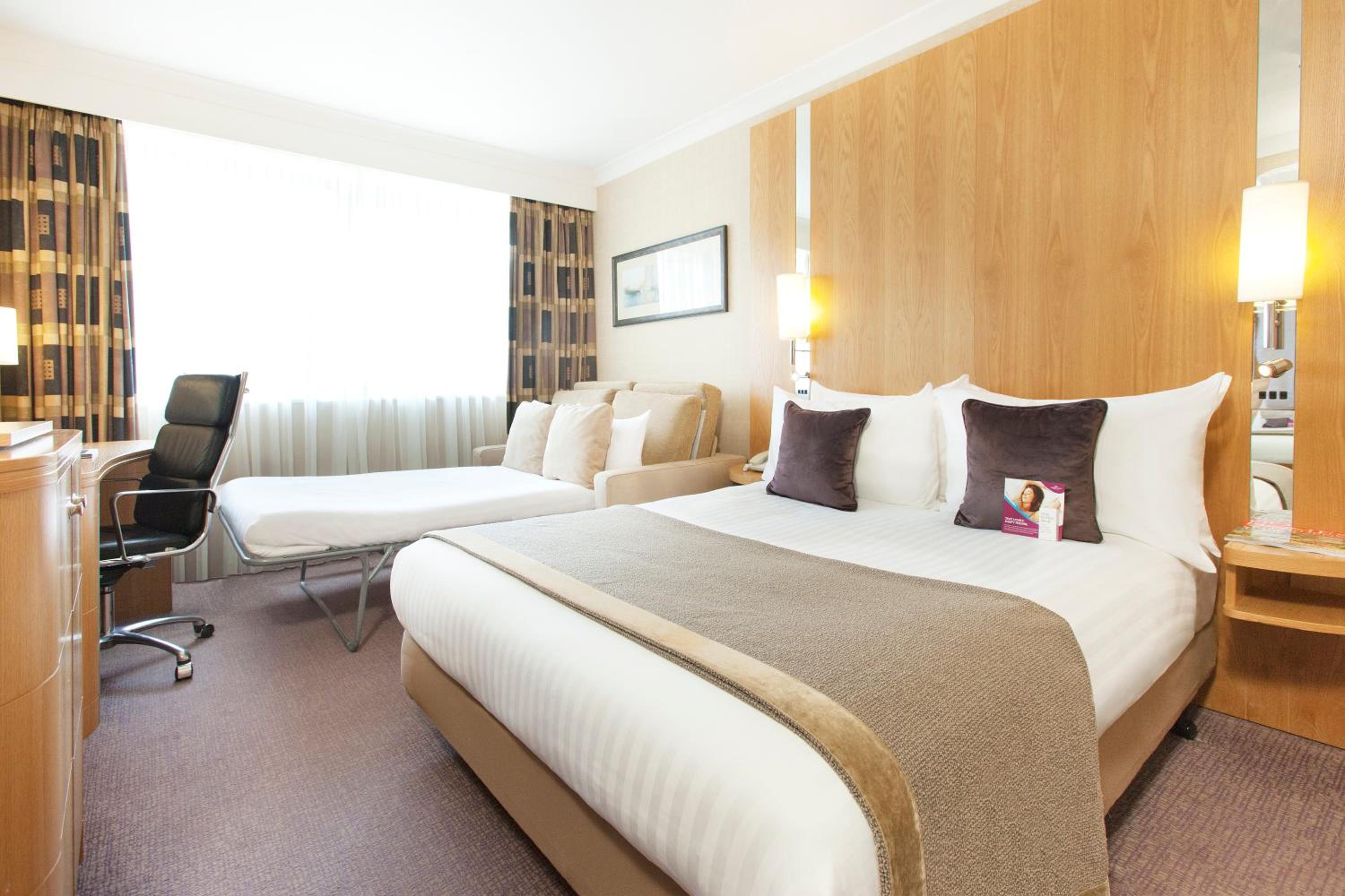 Standard Double Room With Single Sofa Bed