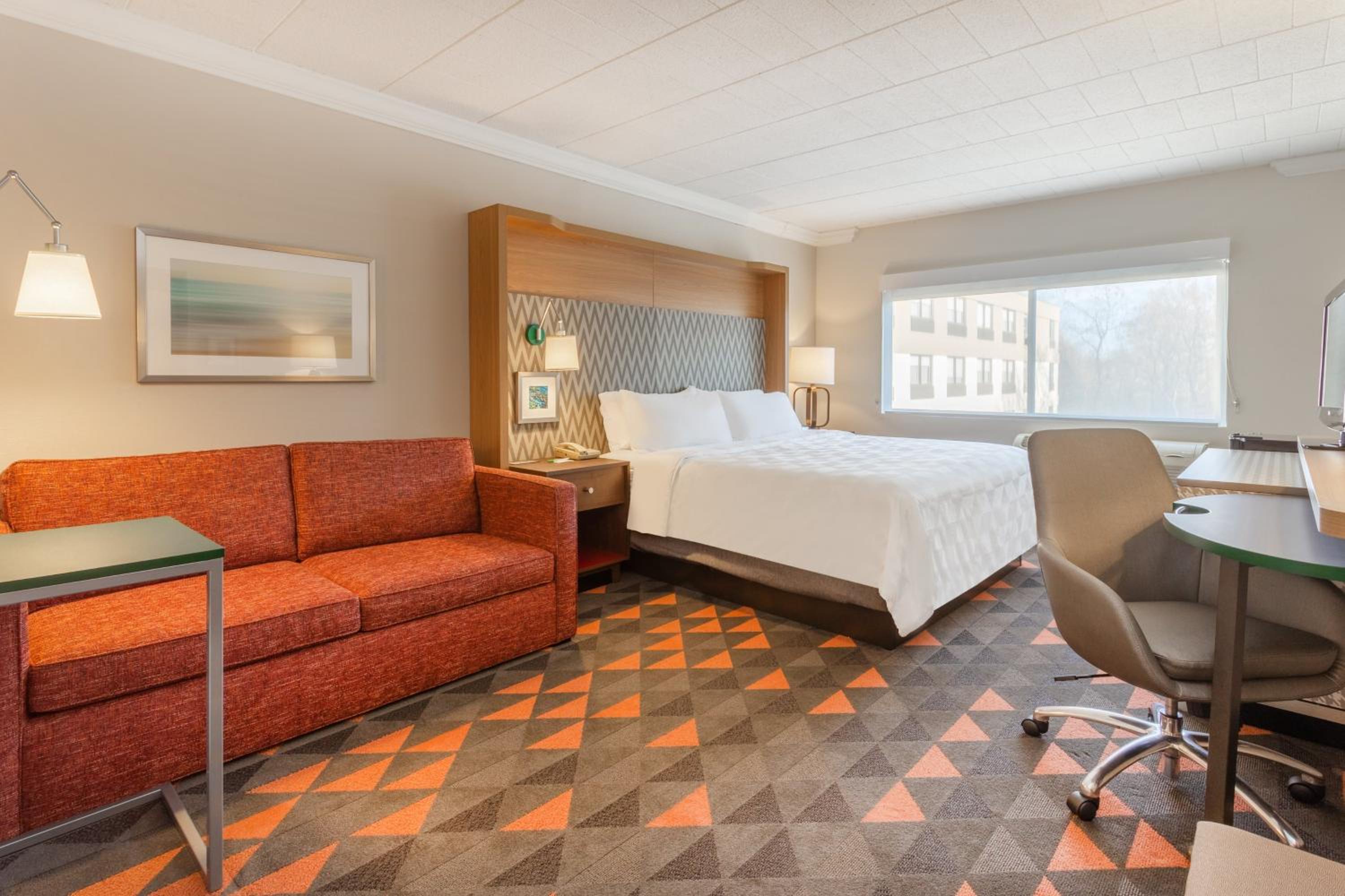 Standard King Room with Sofa Bed - Photo 1