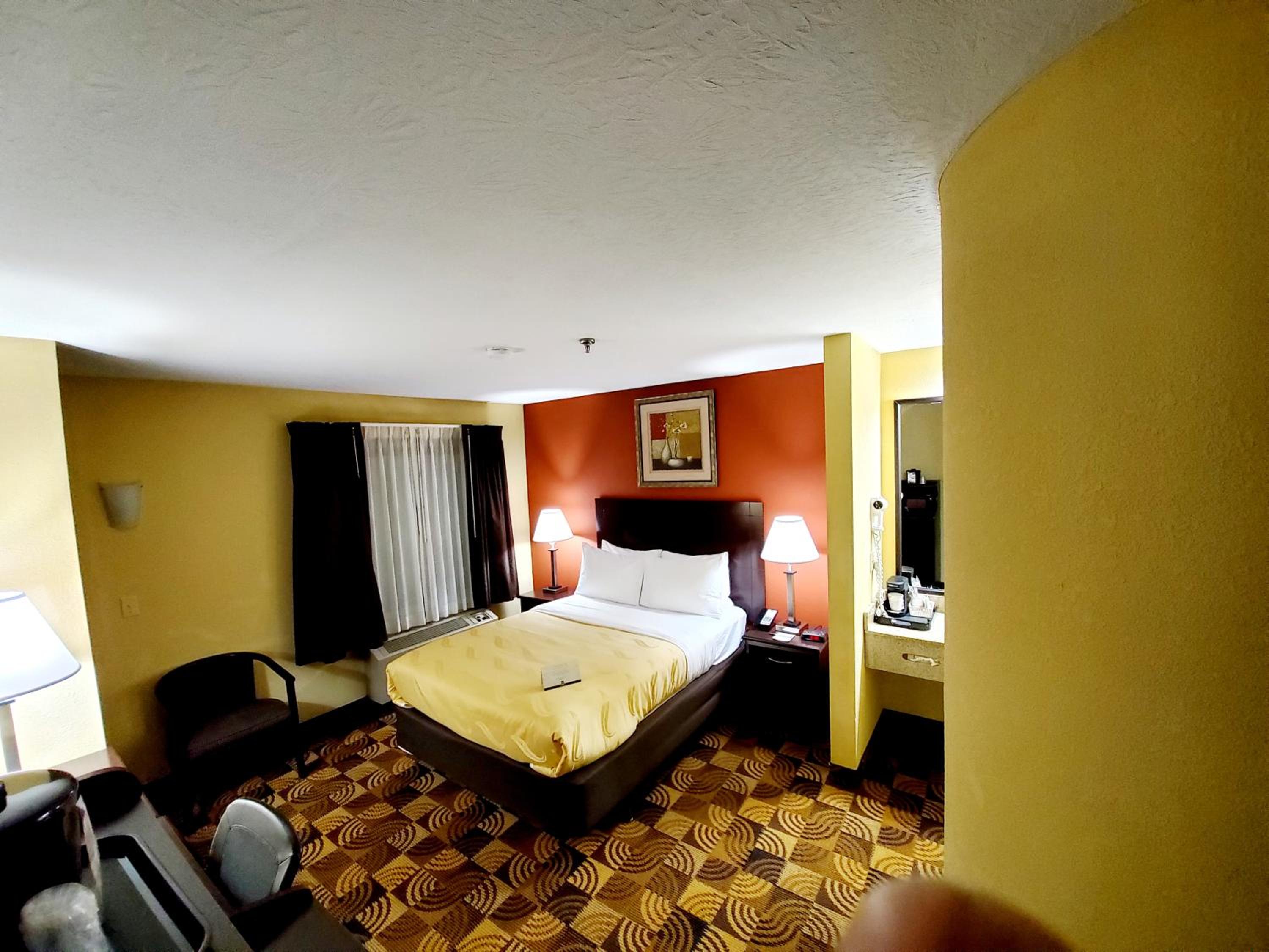 Queen Room - Photo 1