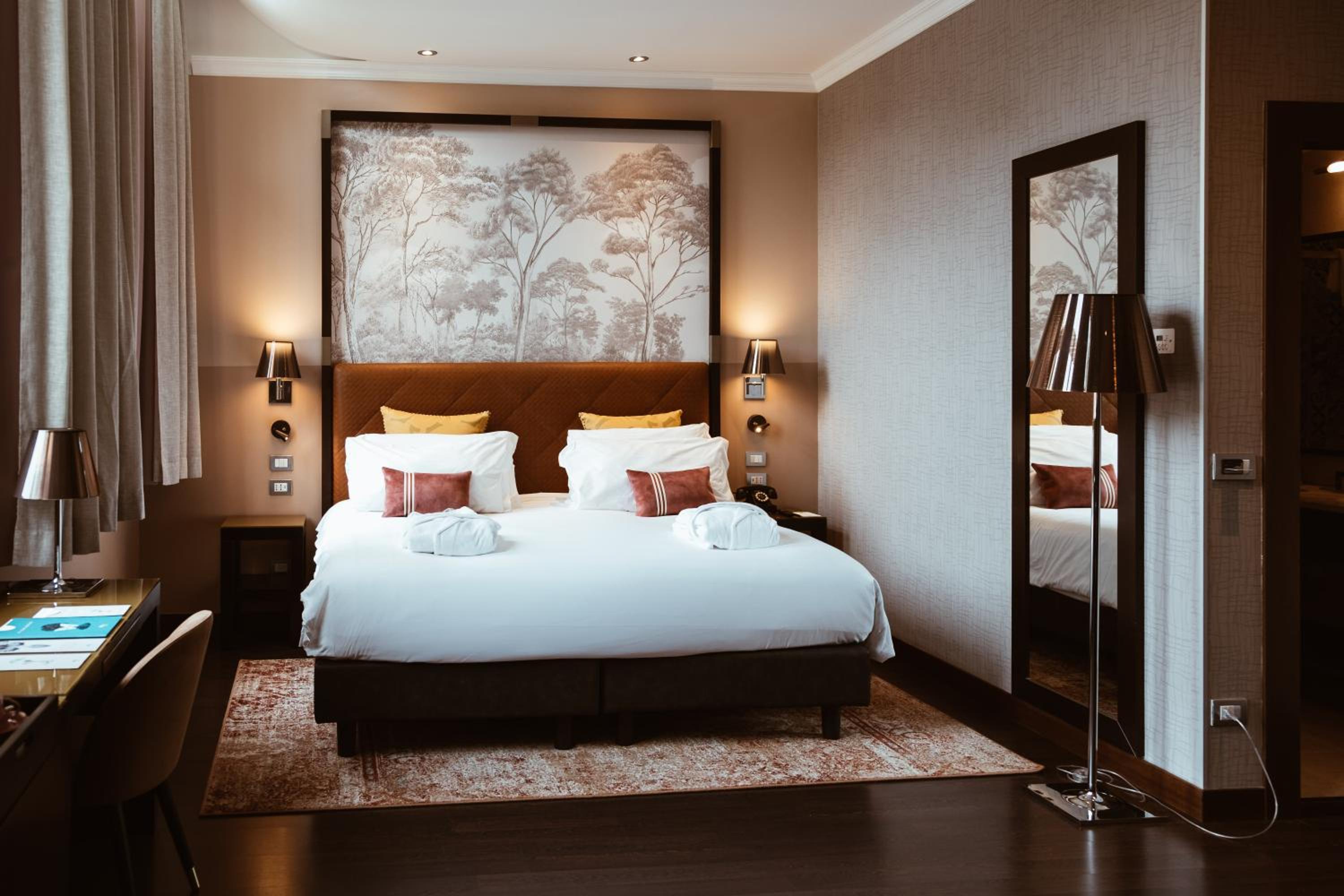 Premium Twin Room - Photo 4