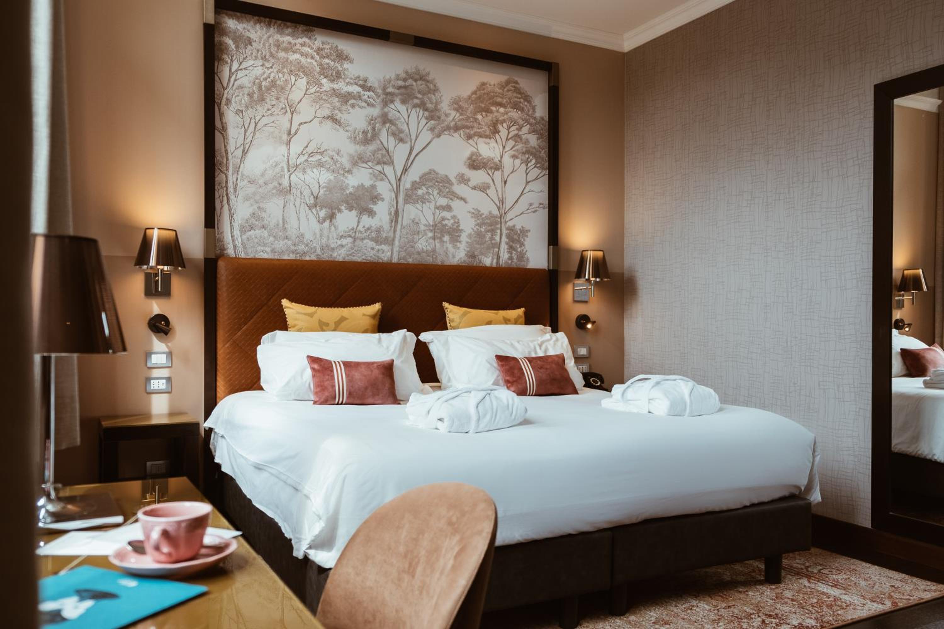 Premium Twin Room - Photo 3
