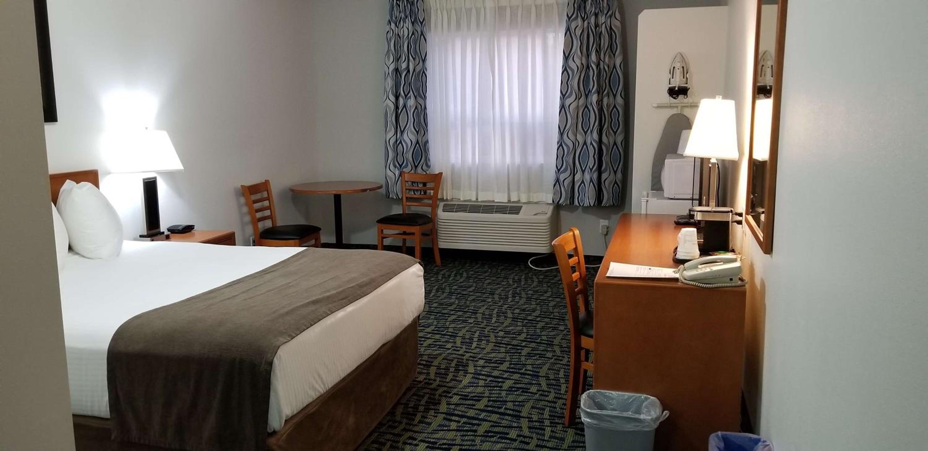 Queen Room - Mobility Access - Photo 4