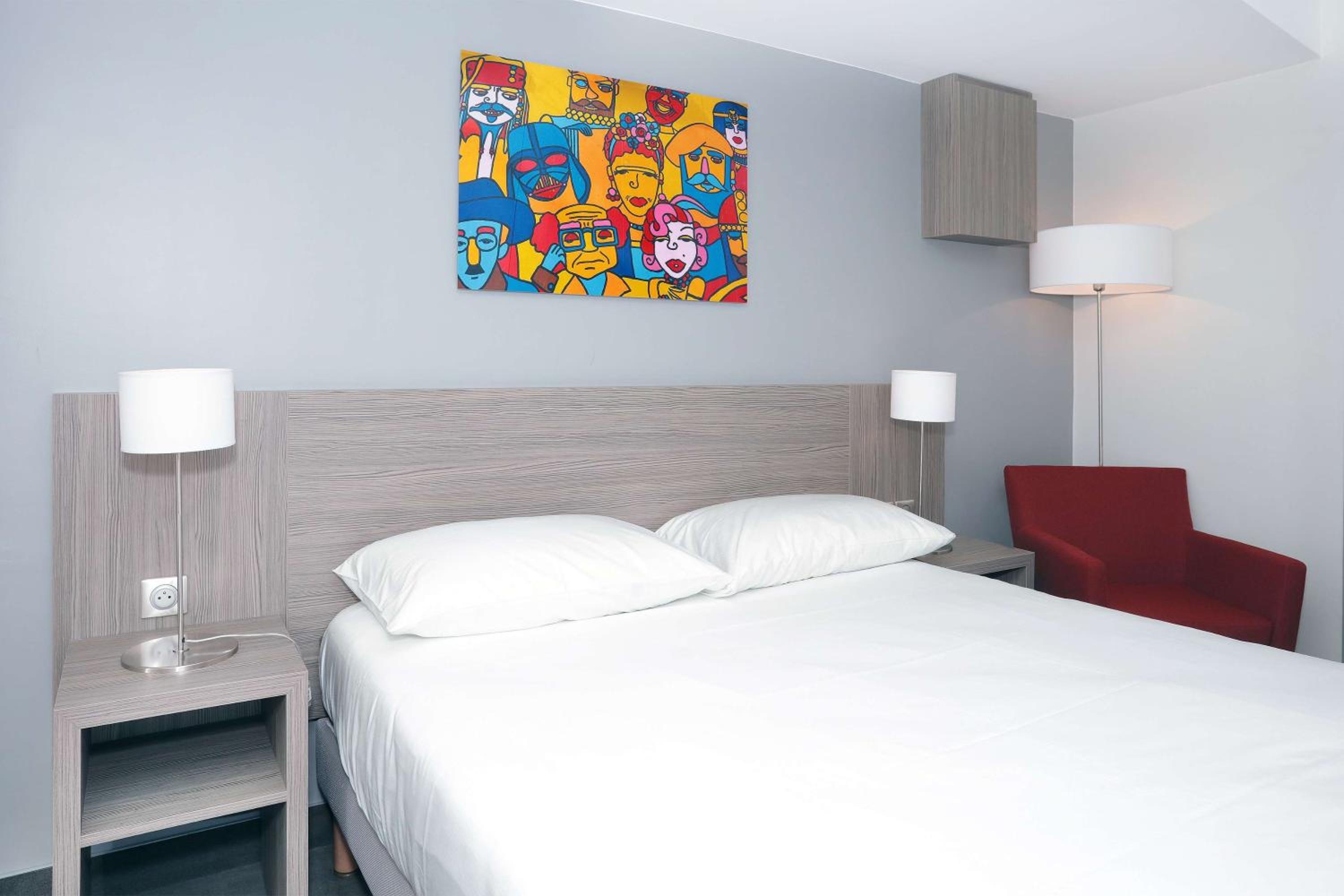 Junior King Suite with Living Room - Non-Smoking - Photo 1