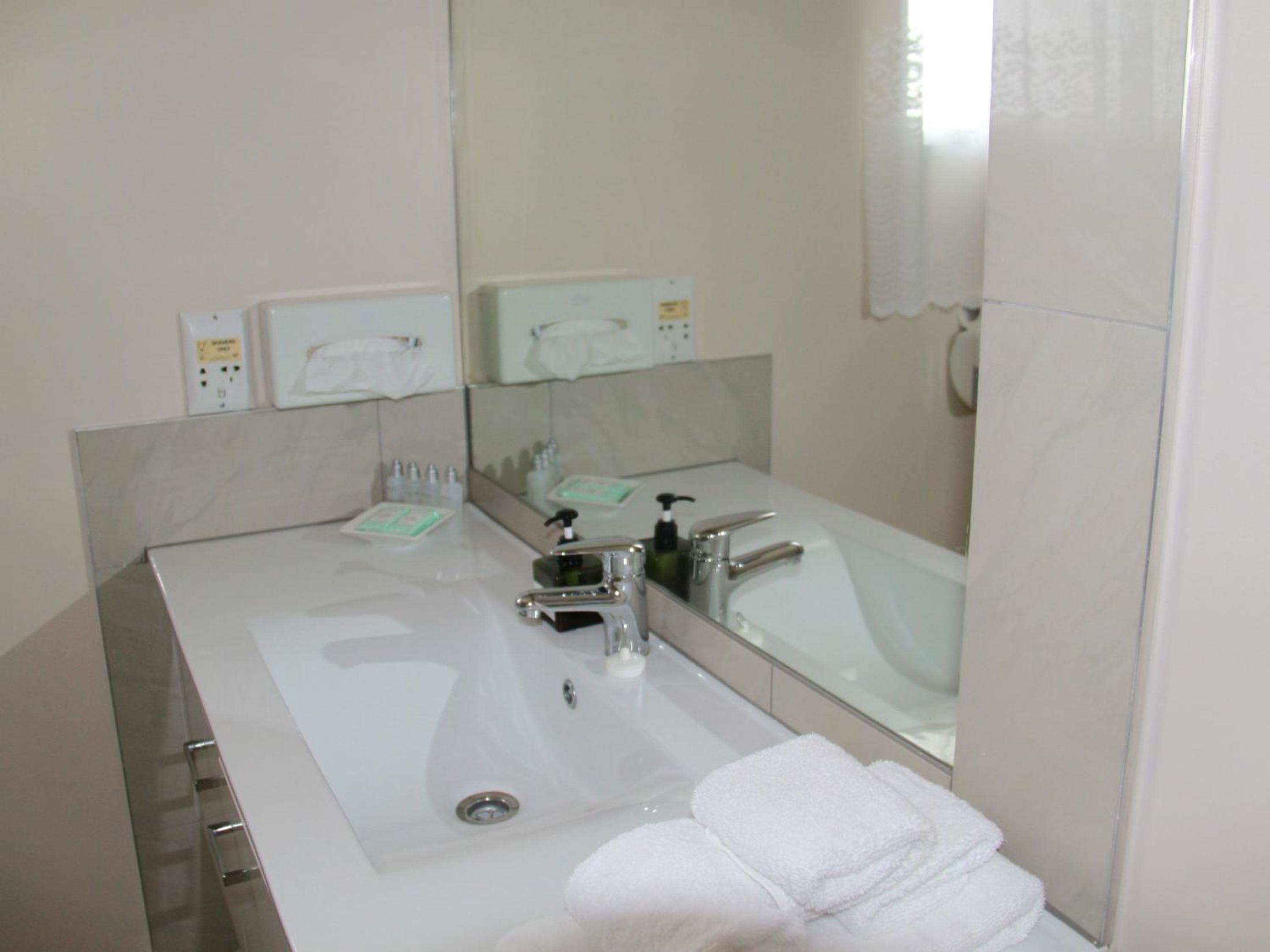 Executive Deluxe Studio - Photo 3