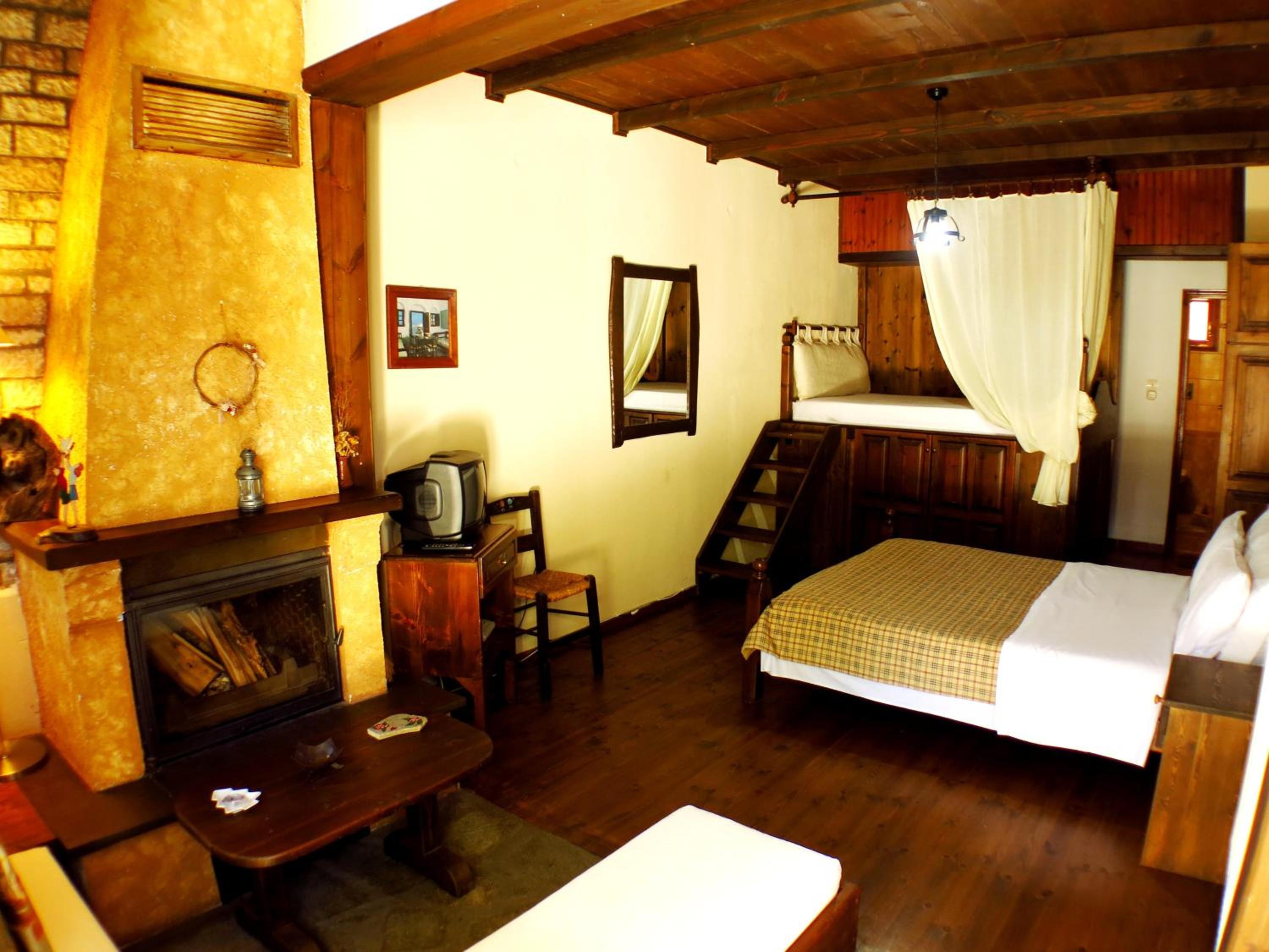 Triple Room with Fireplace - Photo 1
