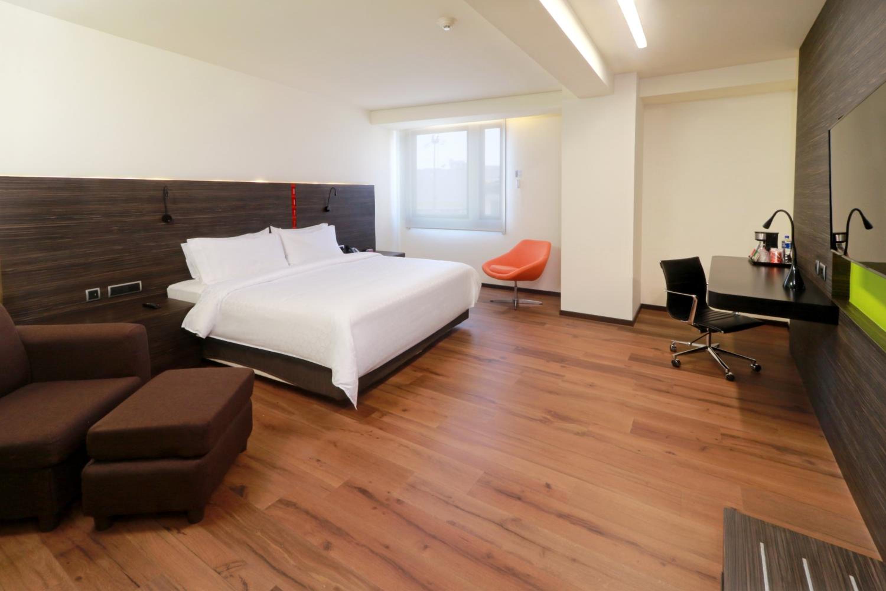 Available room thumbnail 5