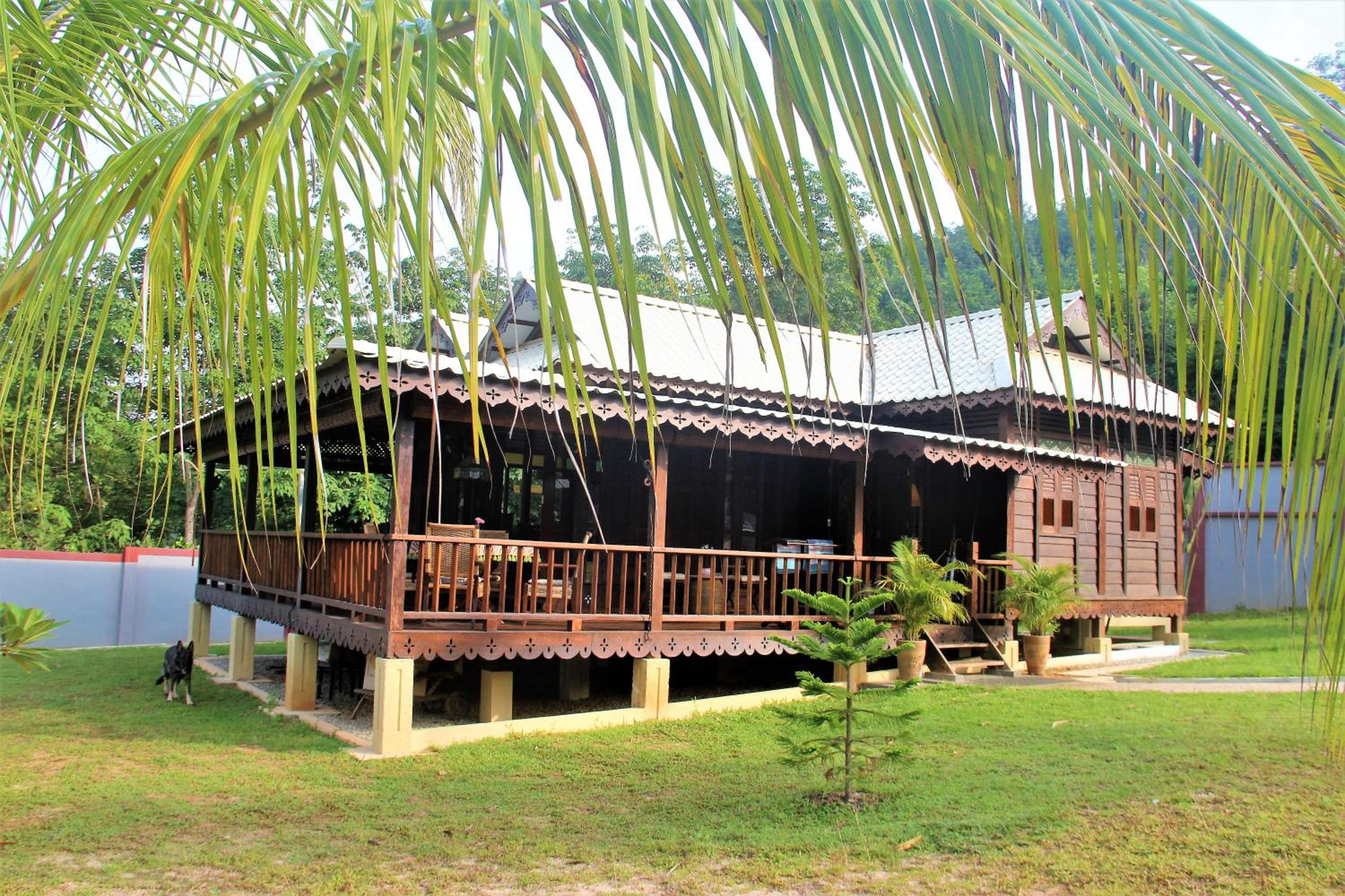 Bungalow with Garden View photo 2
