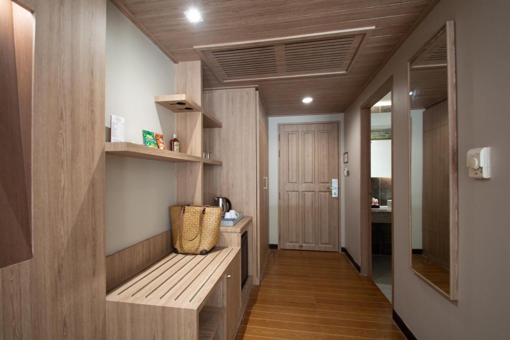 Deluxe Double or Twin Room - Photo 8