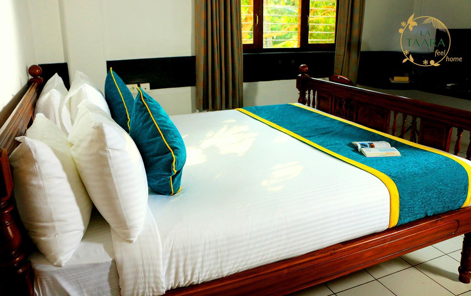 Deluxe Room - Photo 13