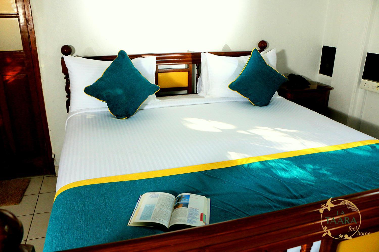 Deluxe Room - Photo 16