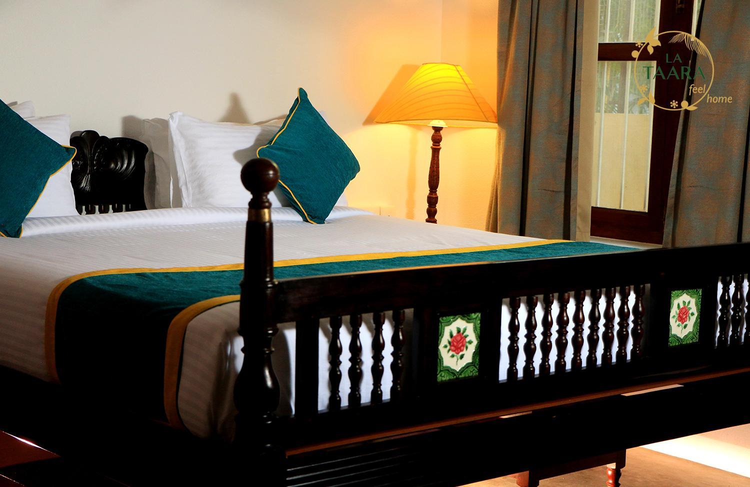 Deluxe Double Room (2 Adults + 1 Child)