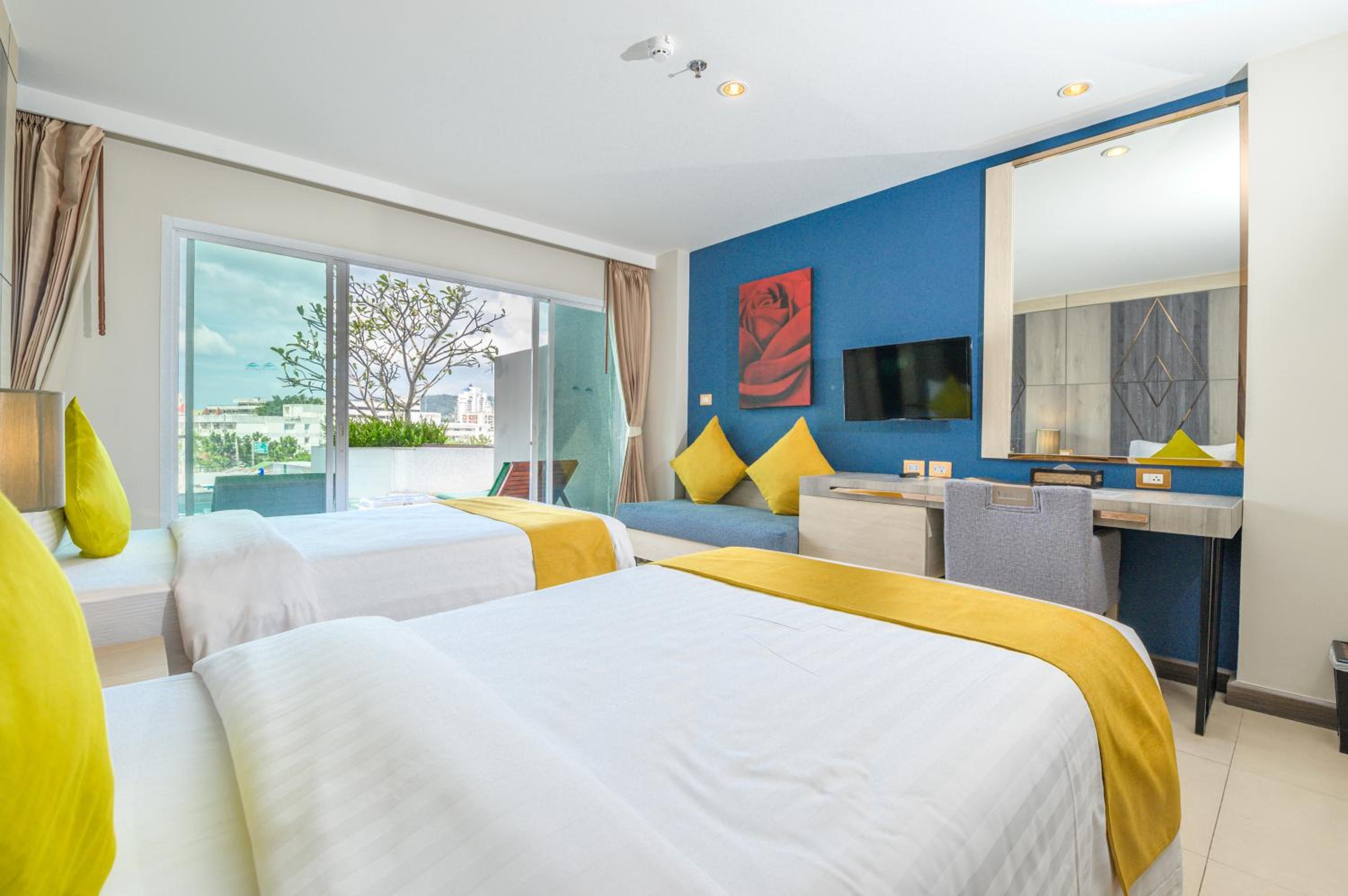 Deluxe Double or Twin Room with Pool Access - Photo 13