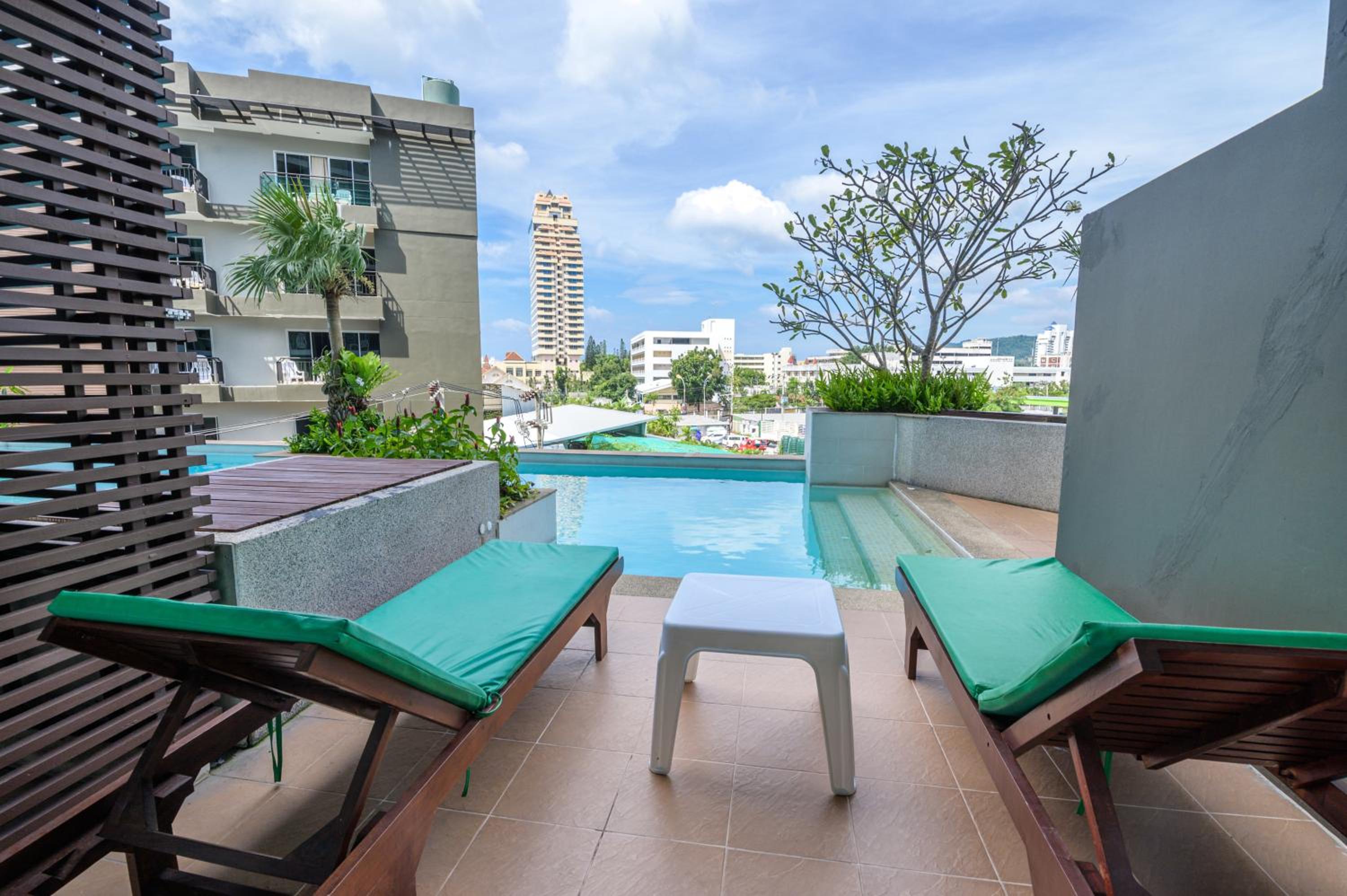 Deluxe Double or Twin Room with Pool Access - Photo 10