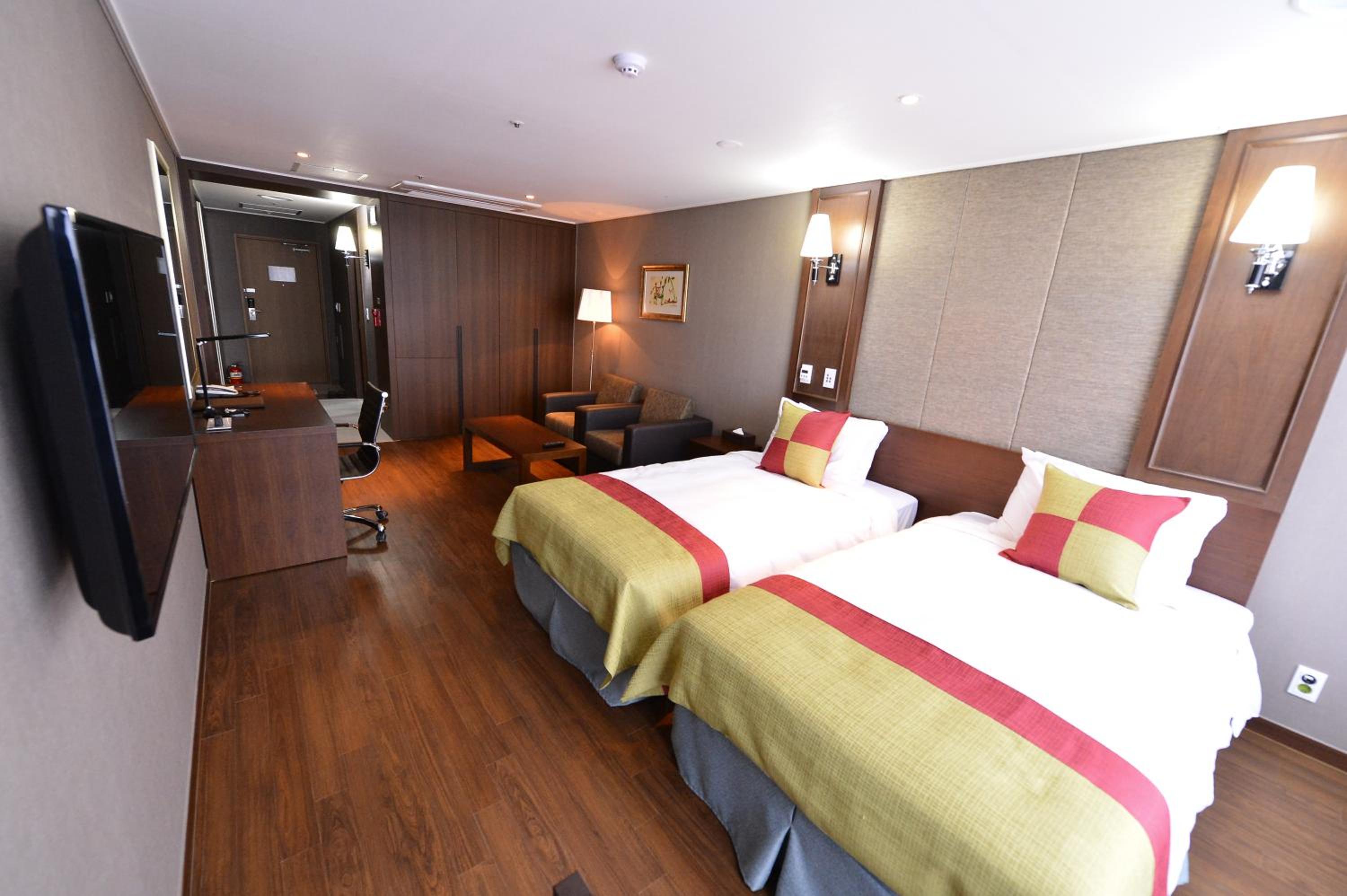 Deluxe Twin Room photo 3