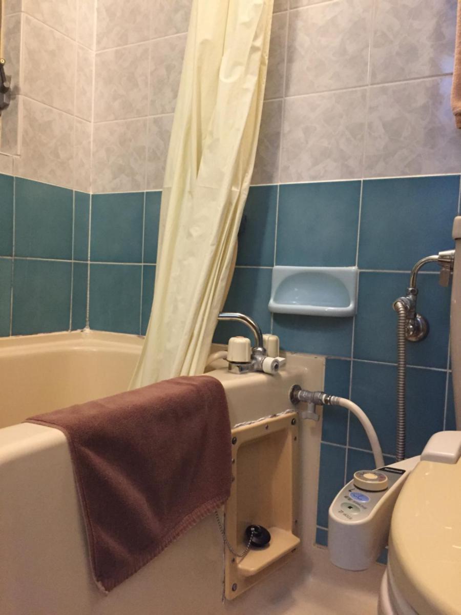 Twin Room - Non-Smoking photo 3