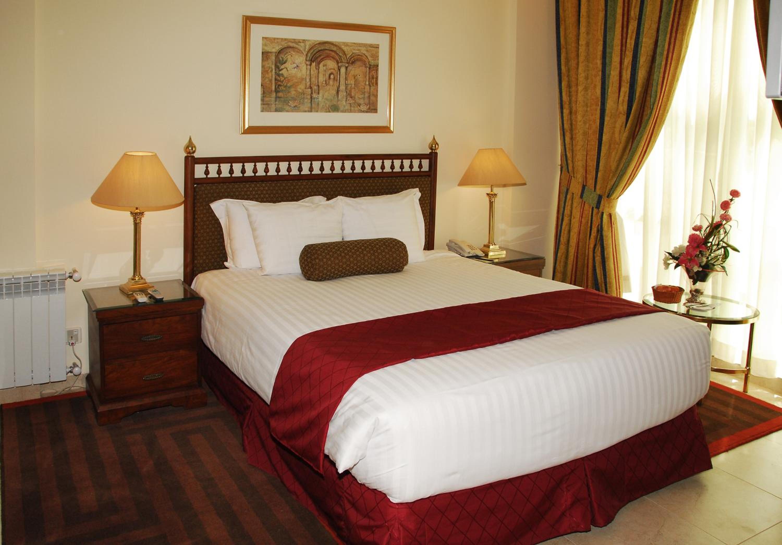 Deluxe Queen Room