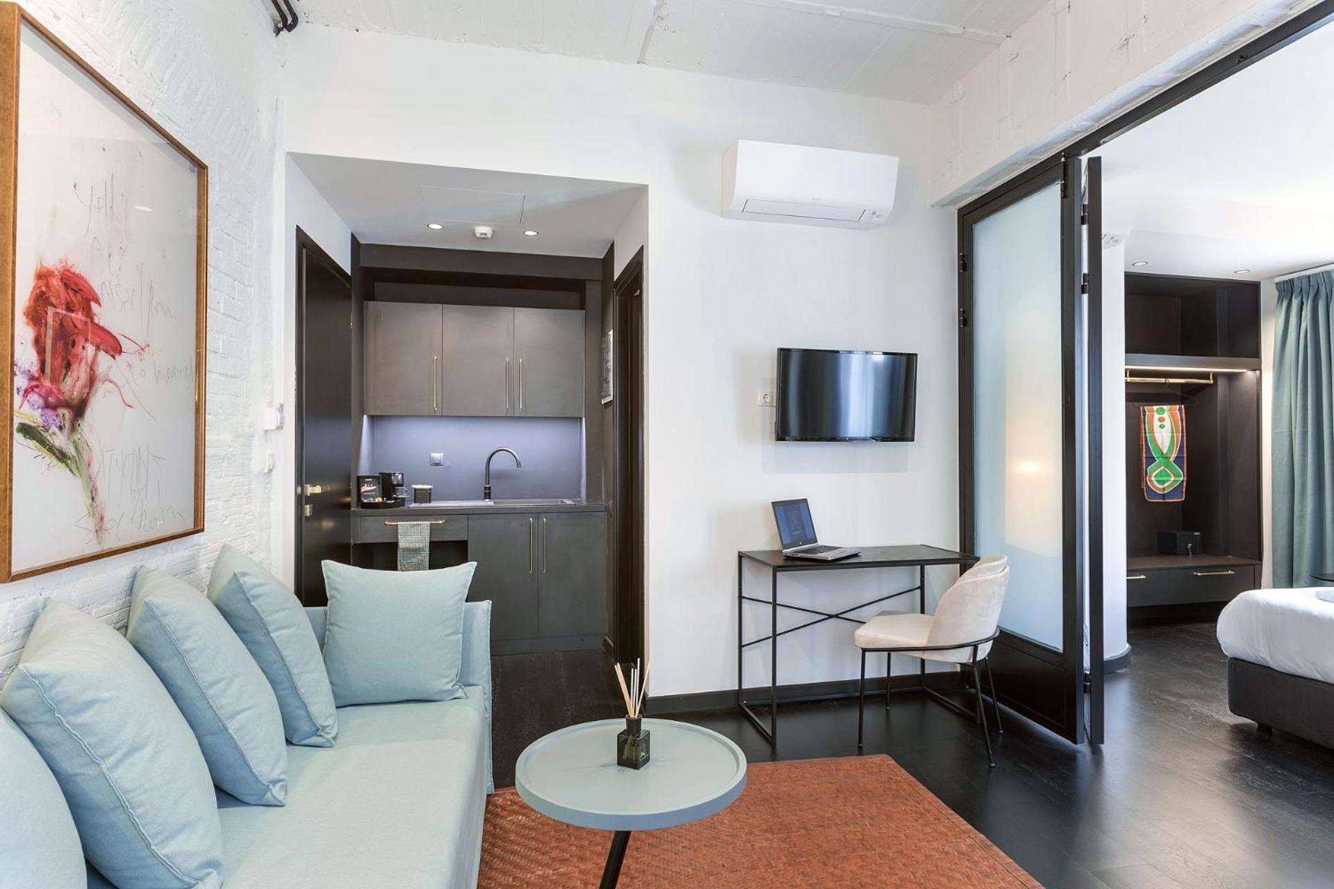 Deluxe Suite photo 2