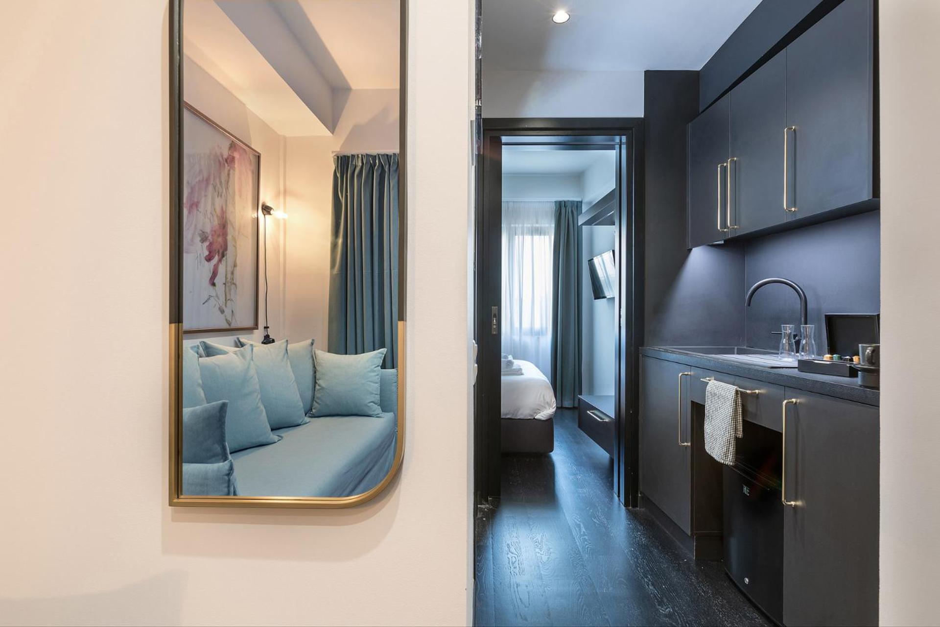 Deluxe Junior Suite photo 3