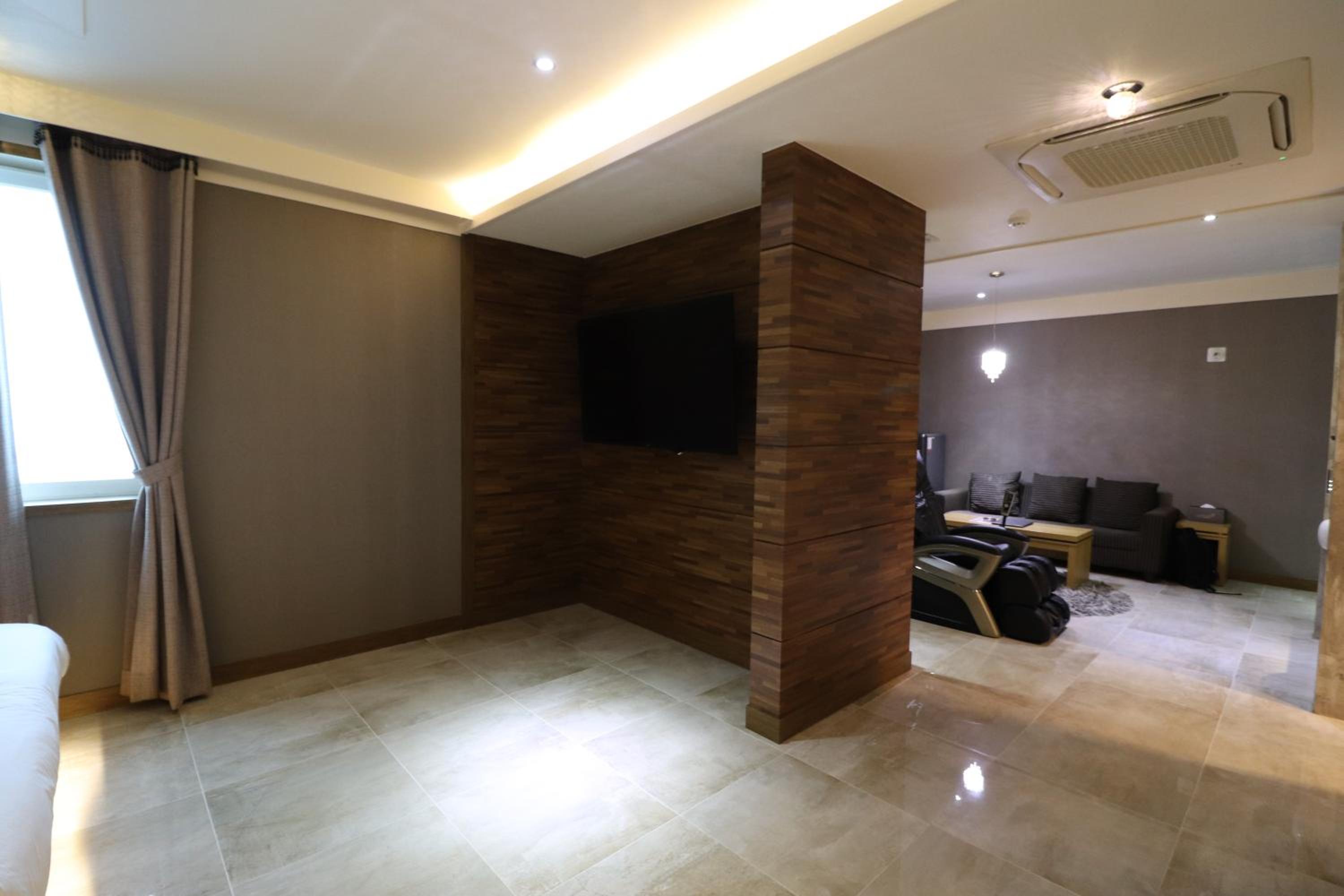 Premier Twin Room photo 3