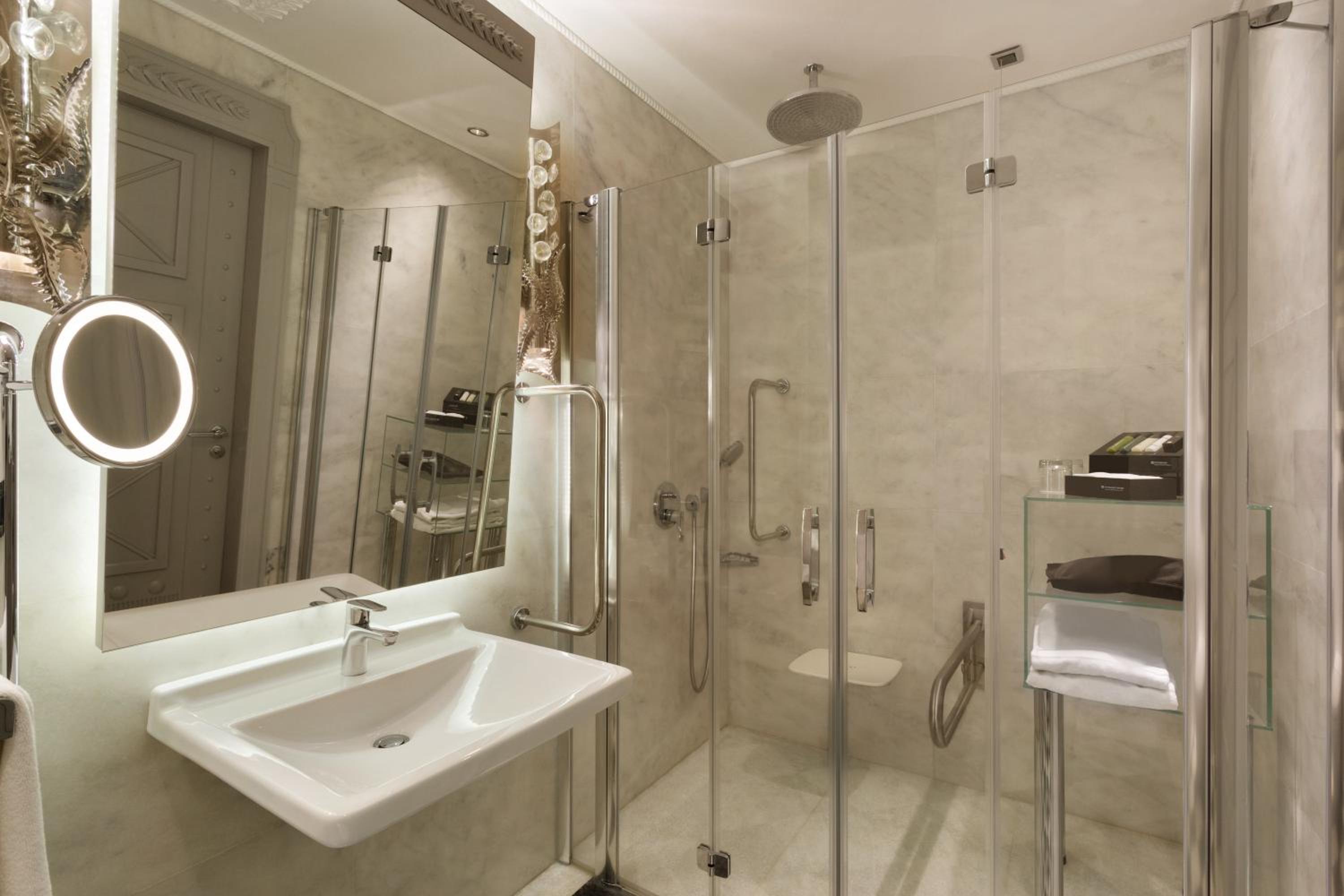 King Room with City View - Mobility Access - Photo 3