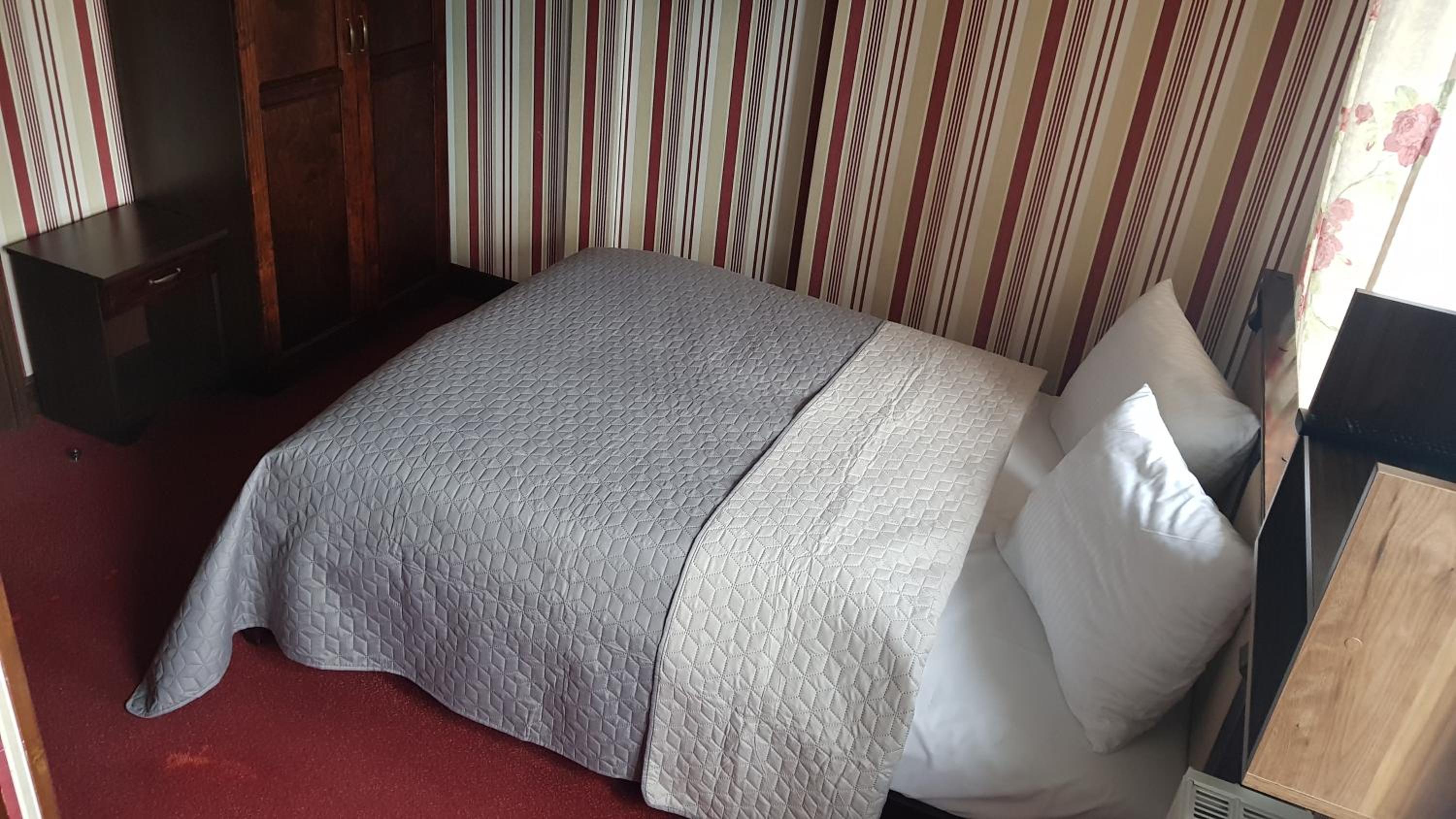 Standard Double or Twin Room photo 2