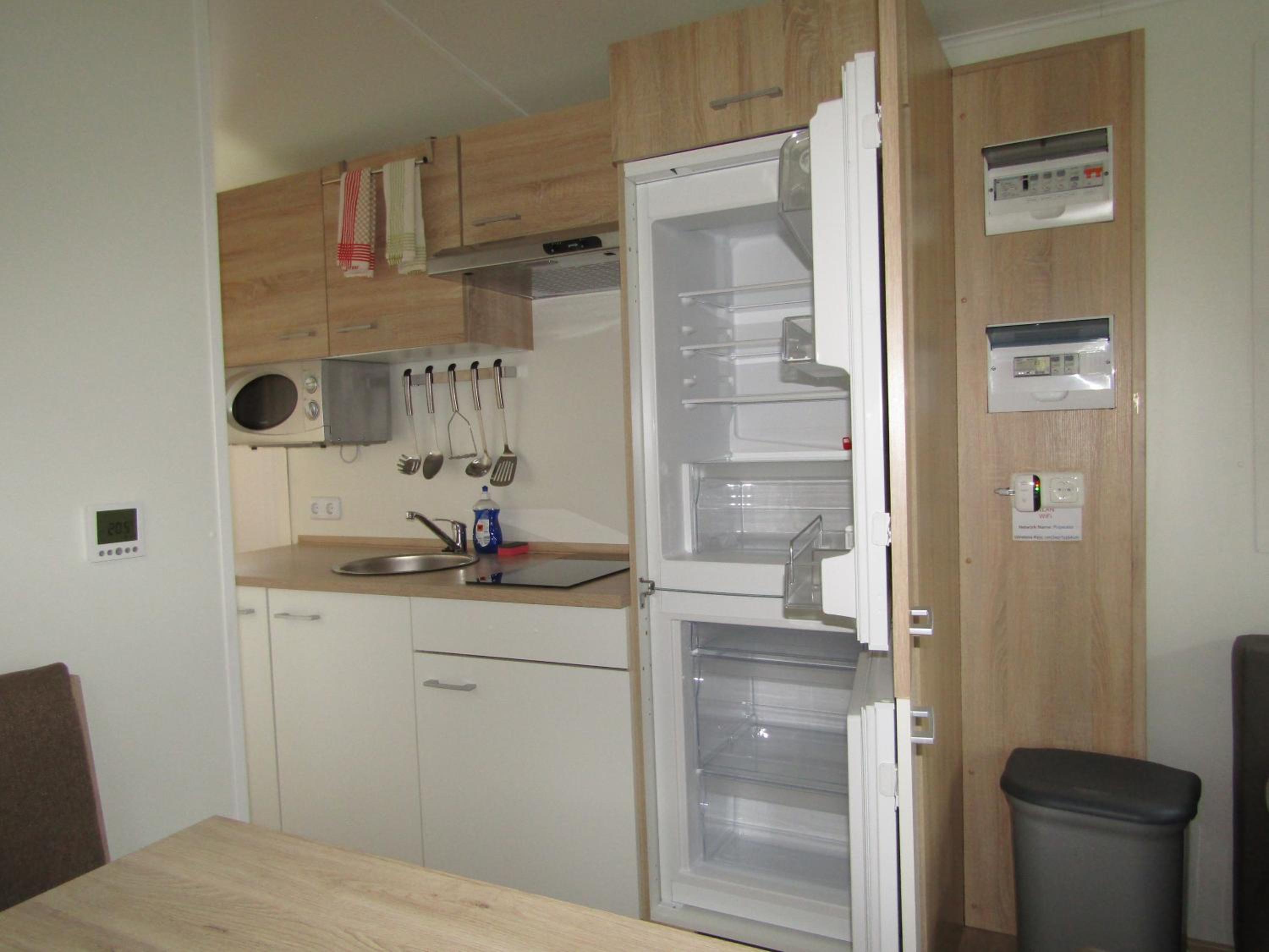 Mobile Home - Photo 5
