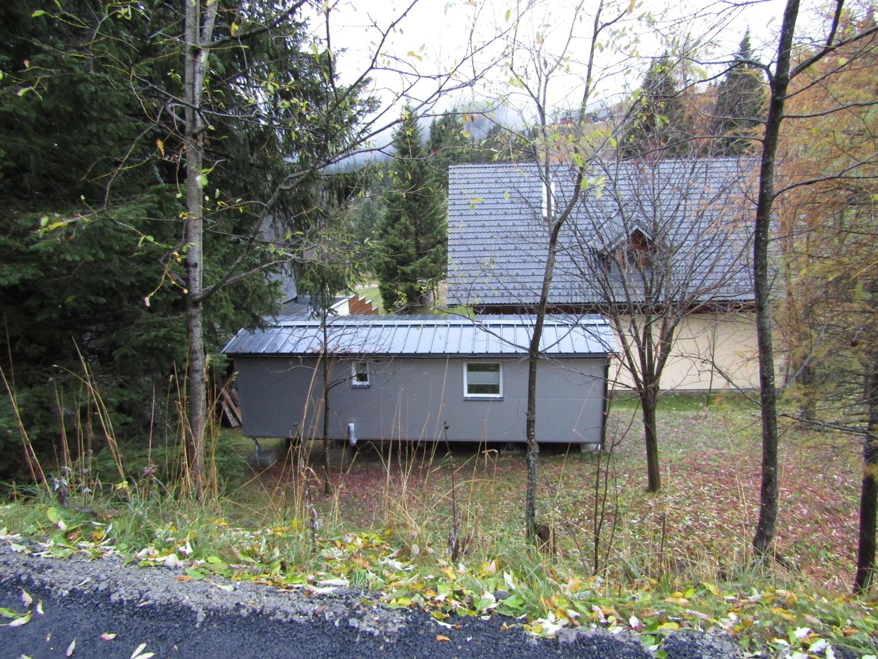 Mobile Home - Photo 4