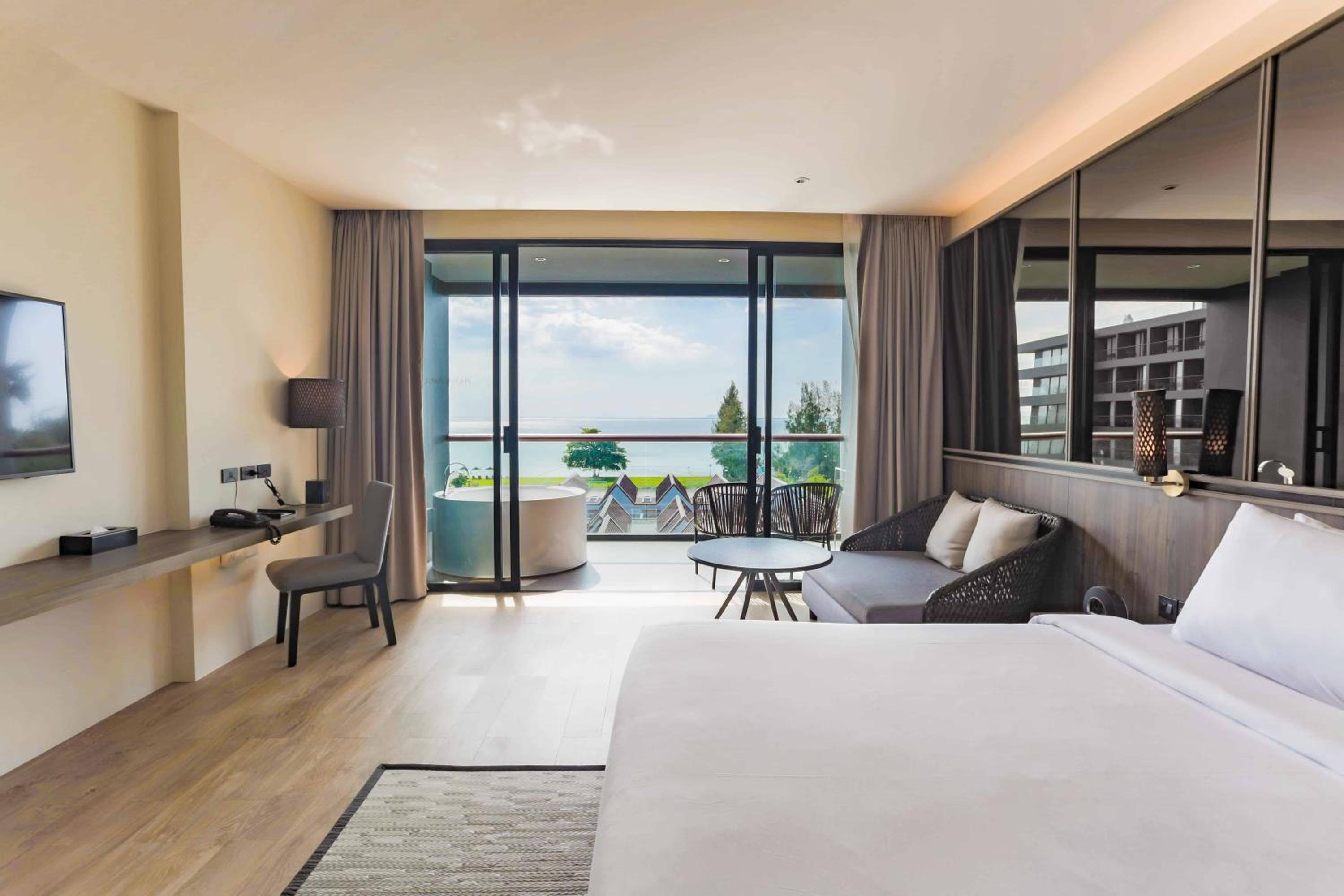 Oceanview Skybath King Room - Photo 1