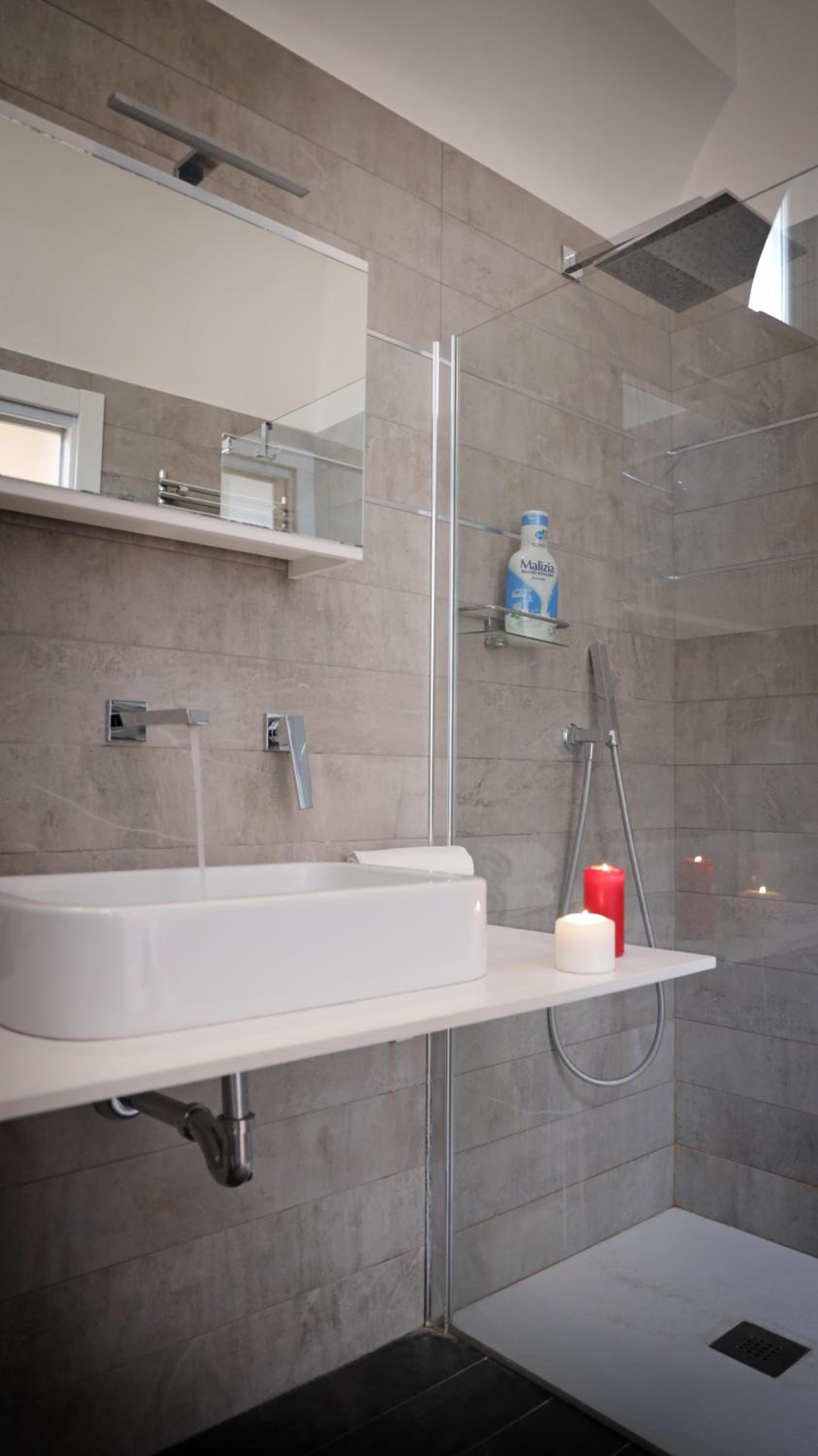 Double Room - Photo 10