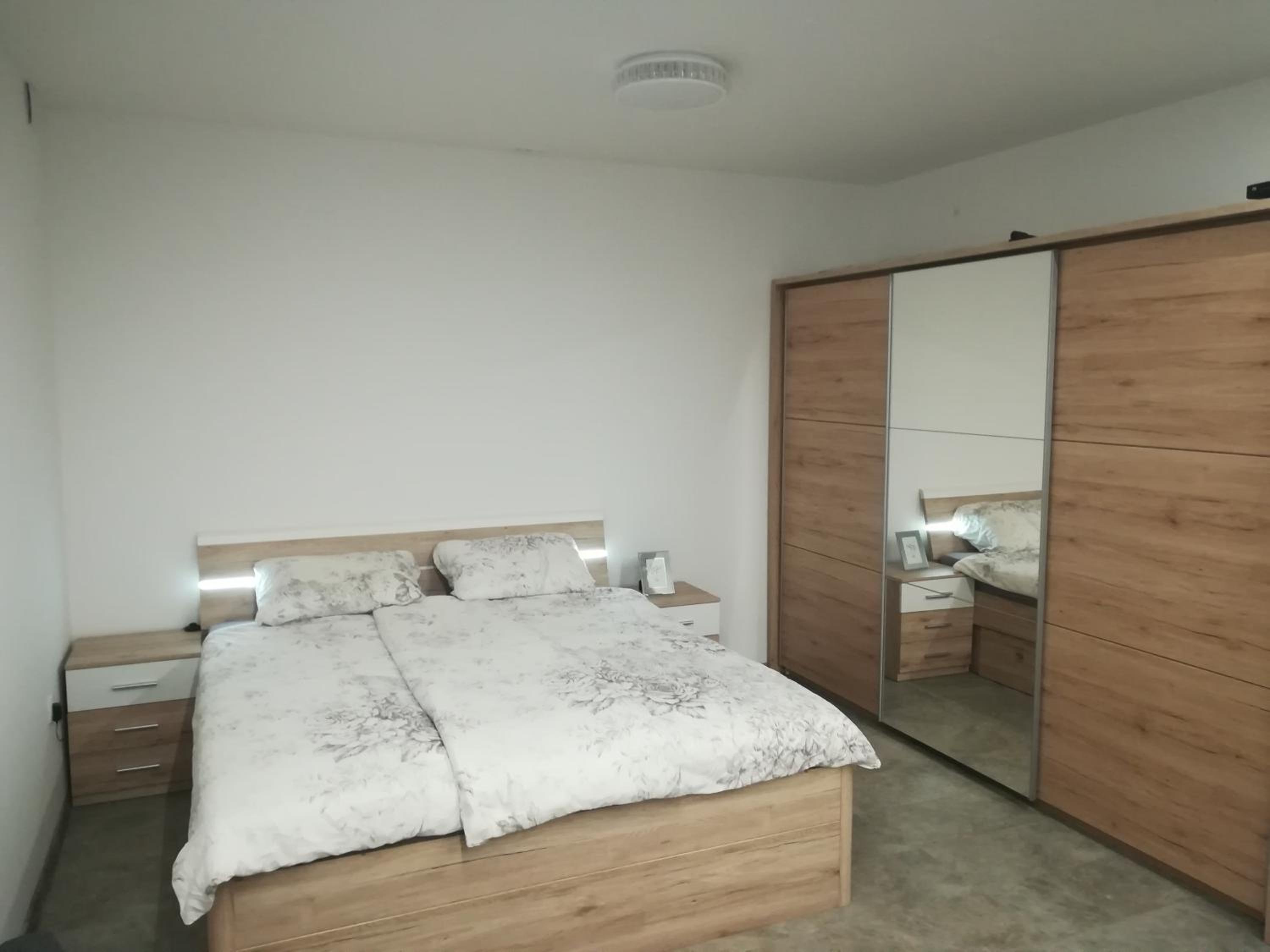 One-Bedroom Apartment photo 2