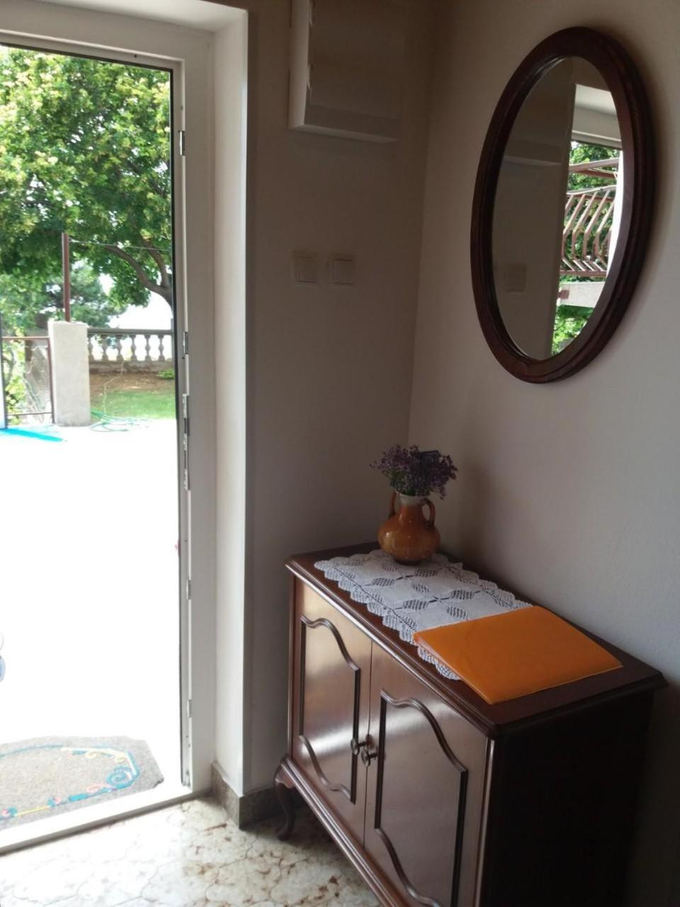 Studio Apartment photo 1