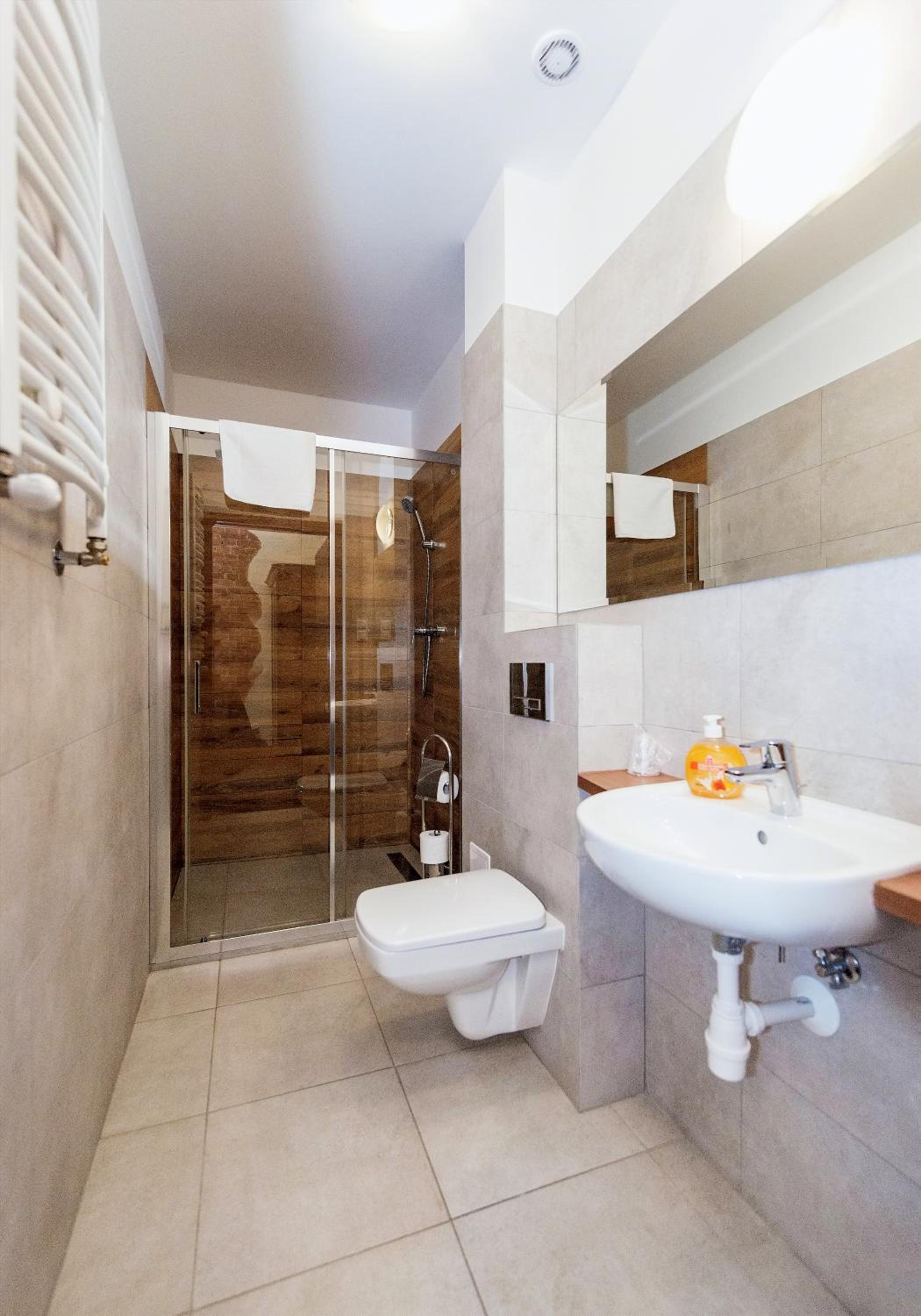 Standard Twin Room - Photo 4
