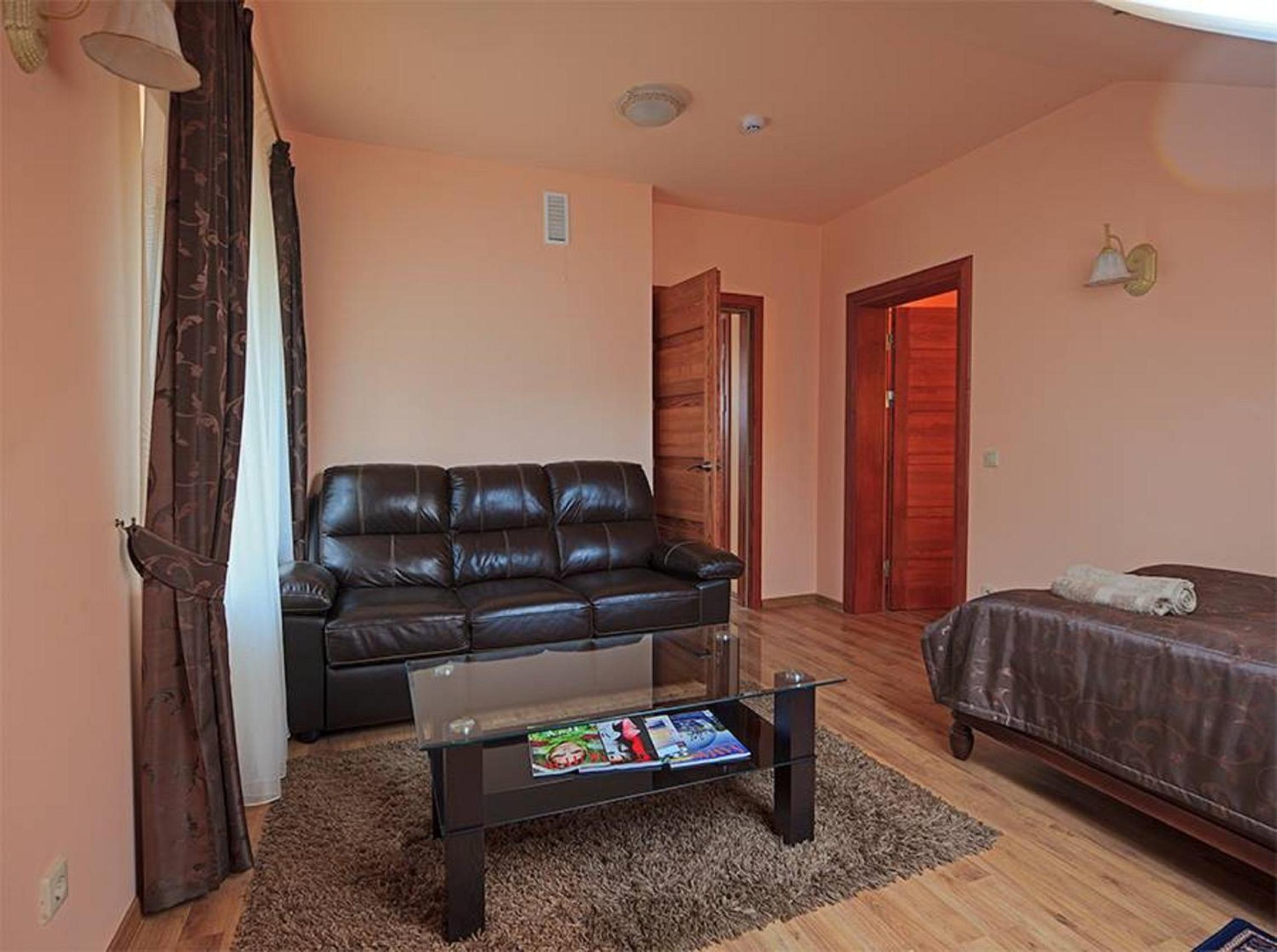 Suite (5 Adults) - Photo 4