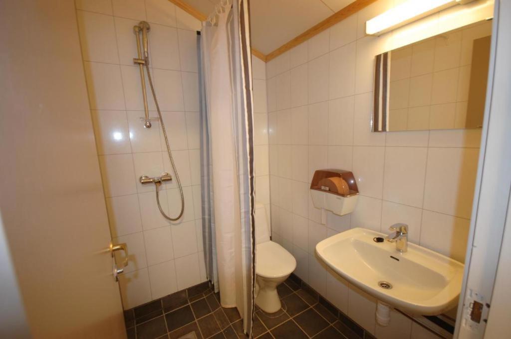 Budget Twin Room photo 2